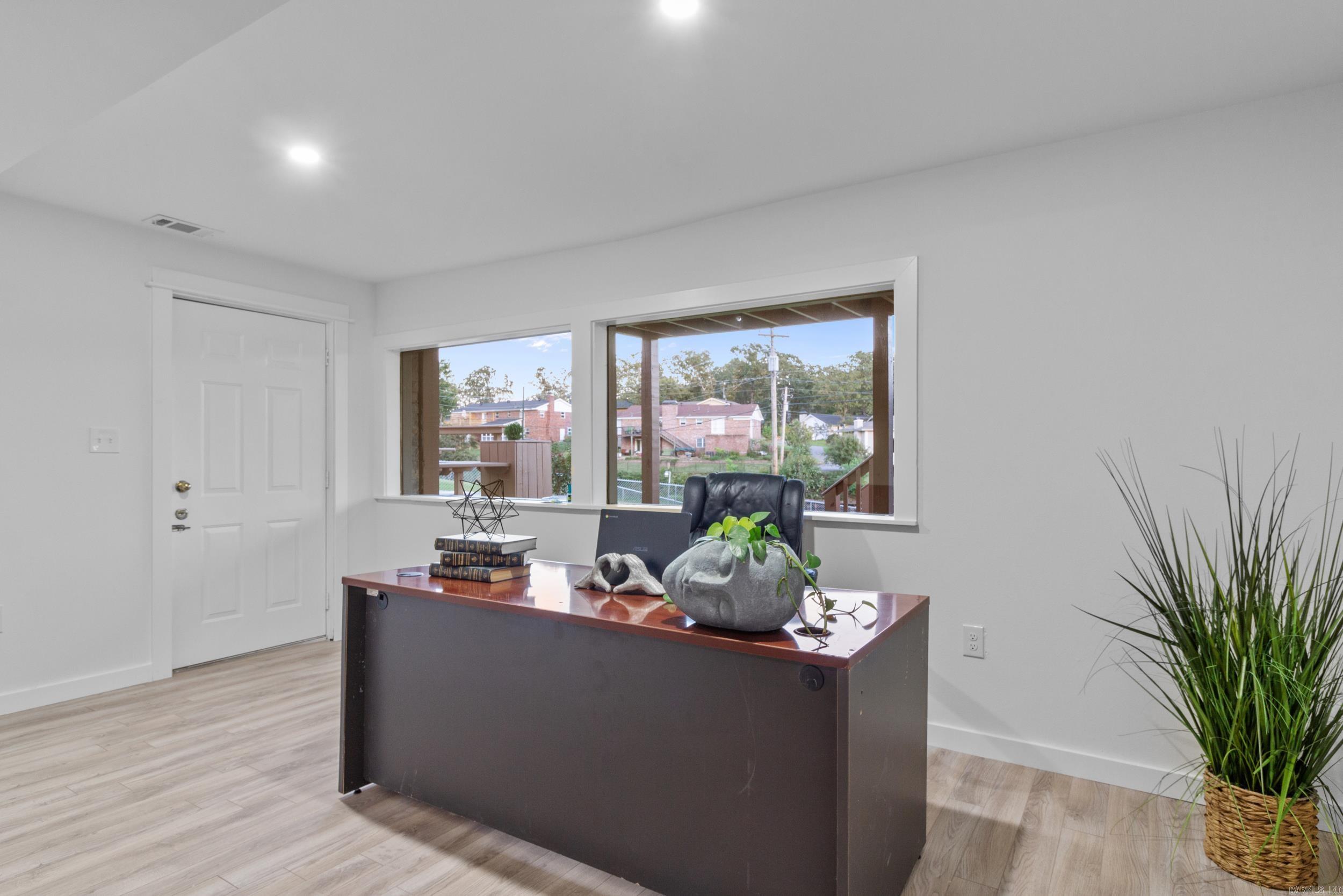 INDIAN HILLS - Residential