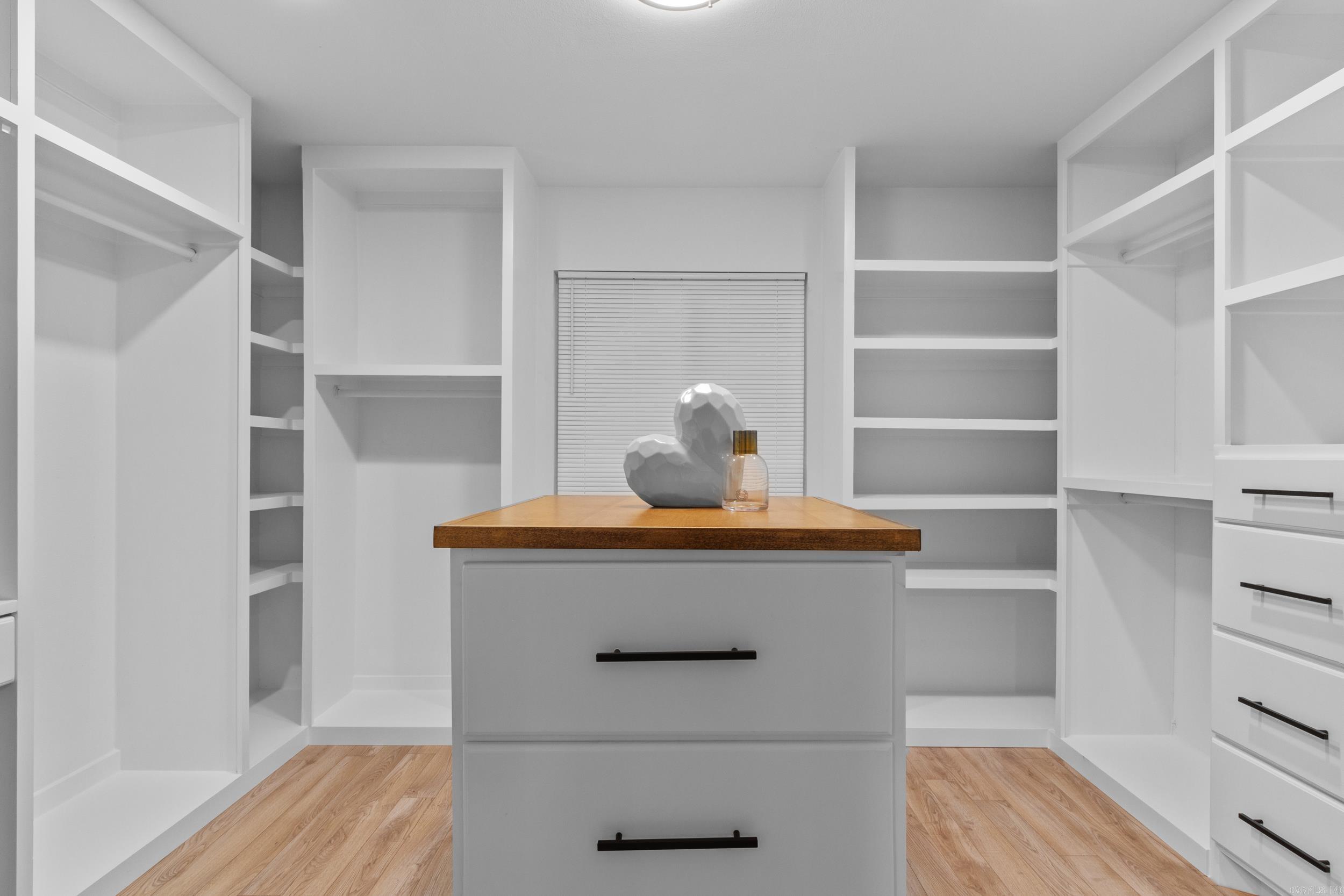 INDIAN HILLS - Residential