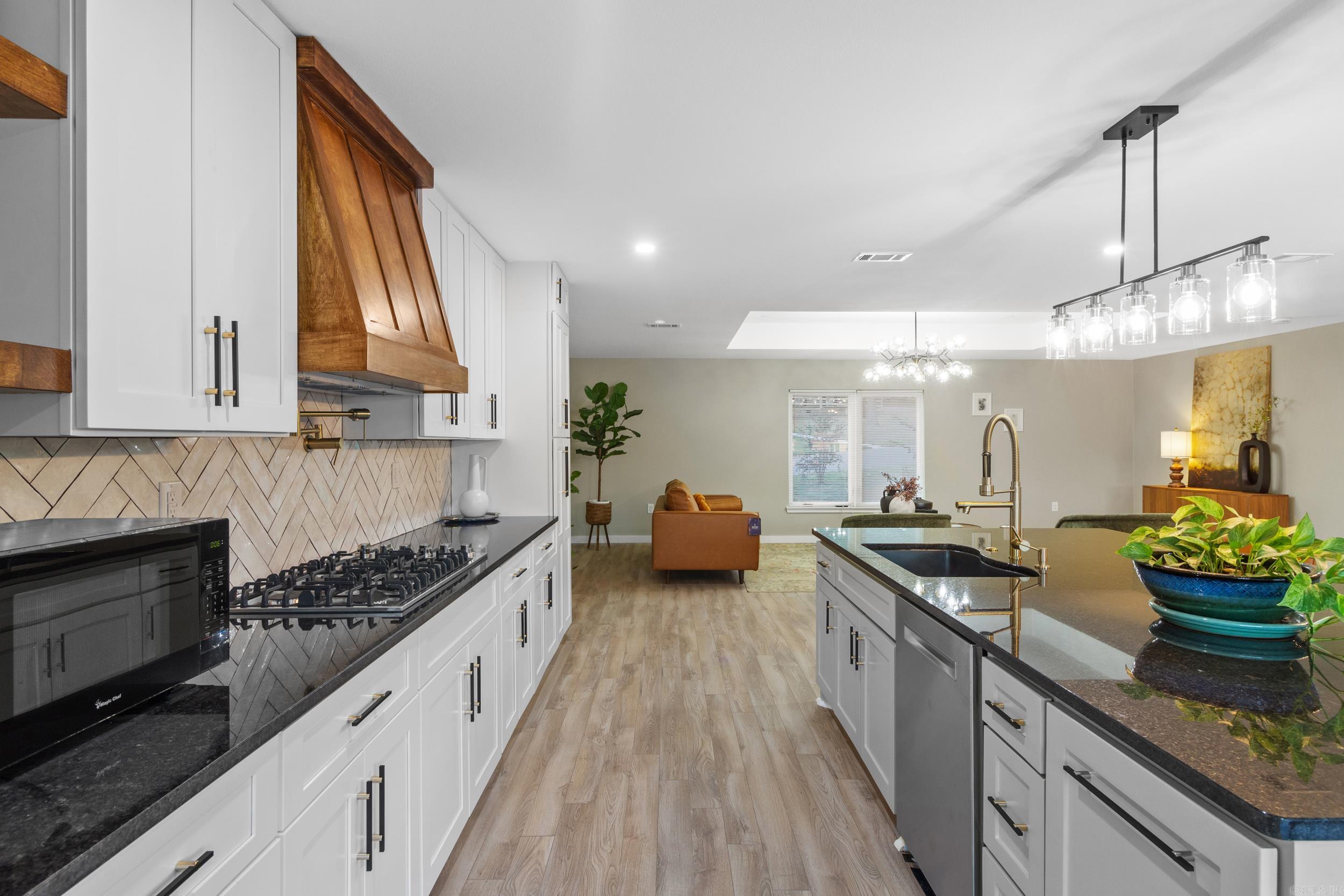 INDIAN HILLS - Residential