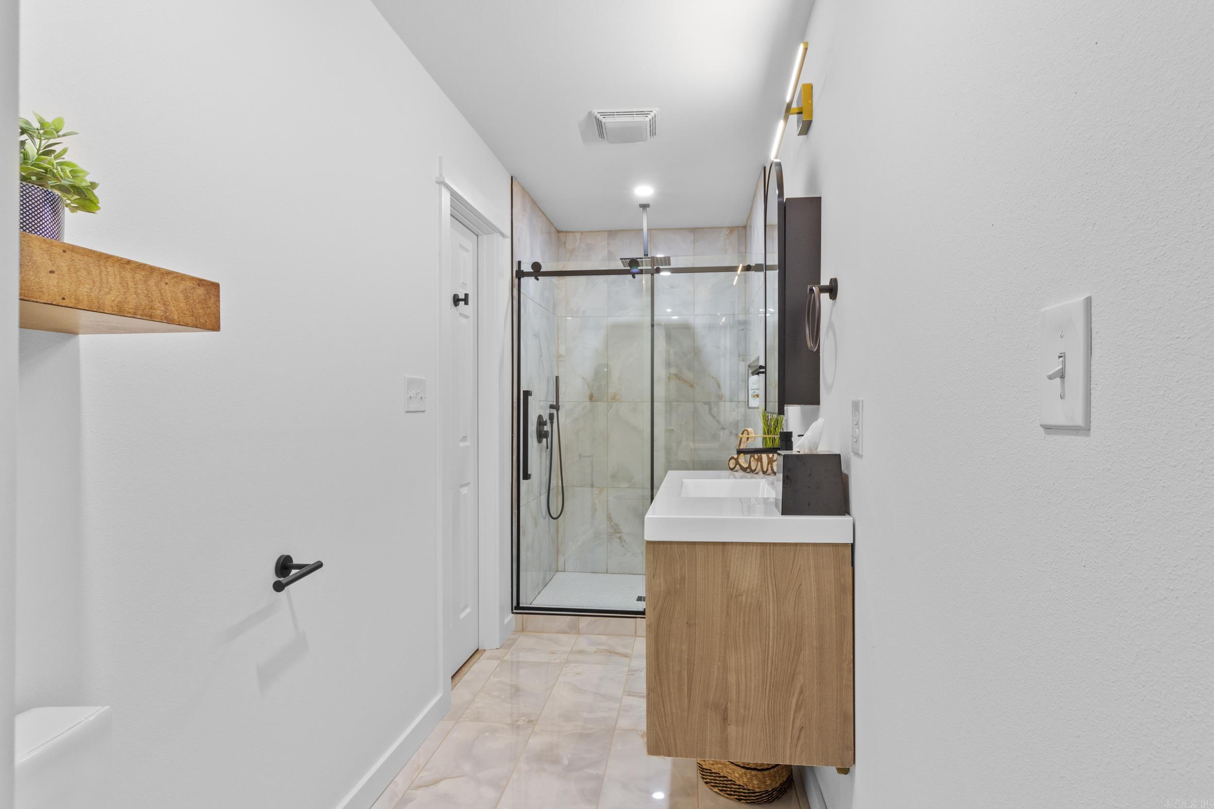 INDIAN HILLS - Residential