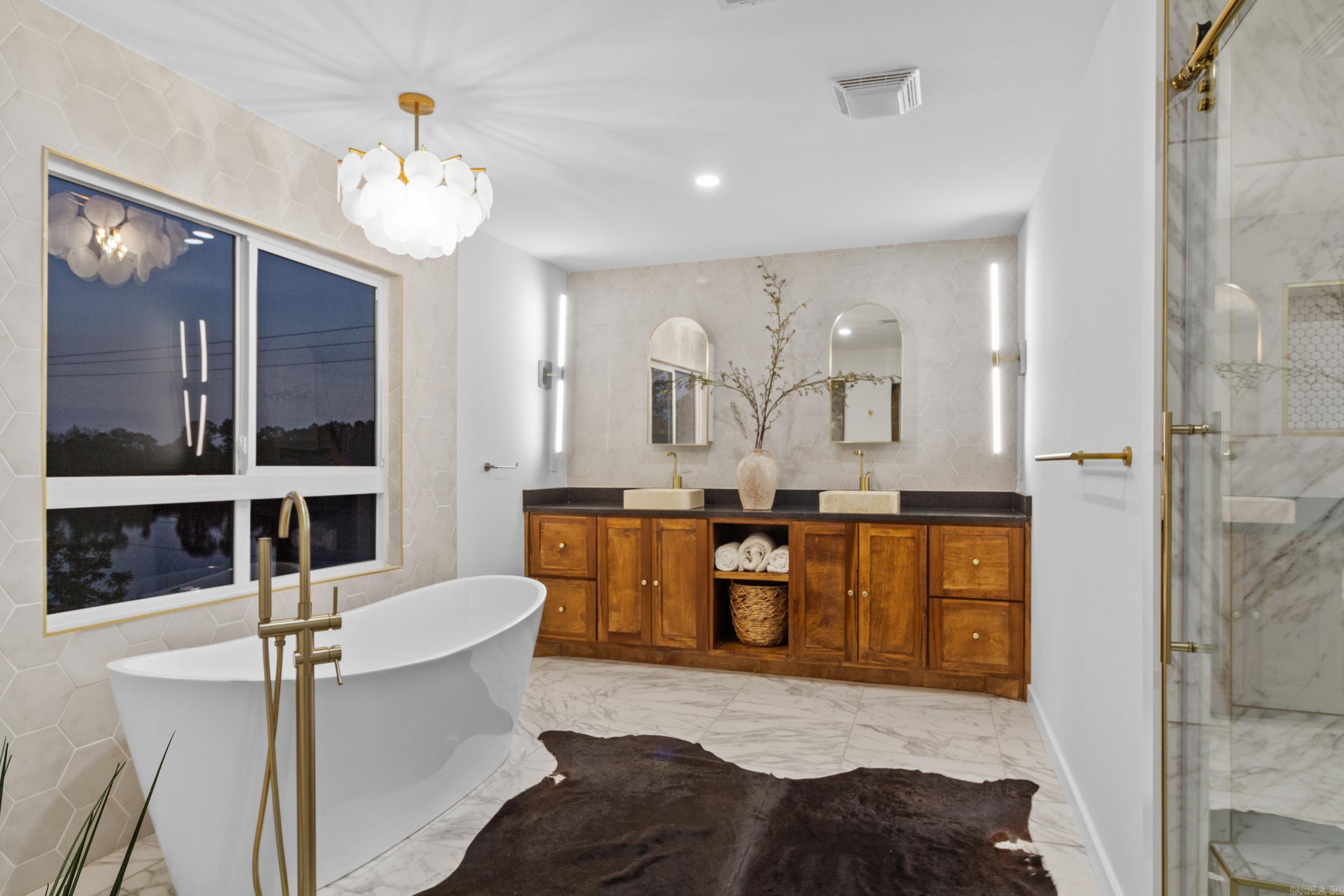 INDIAN HILLS - Residential