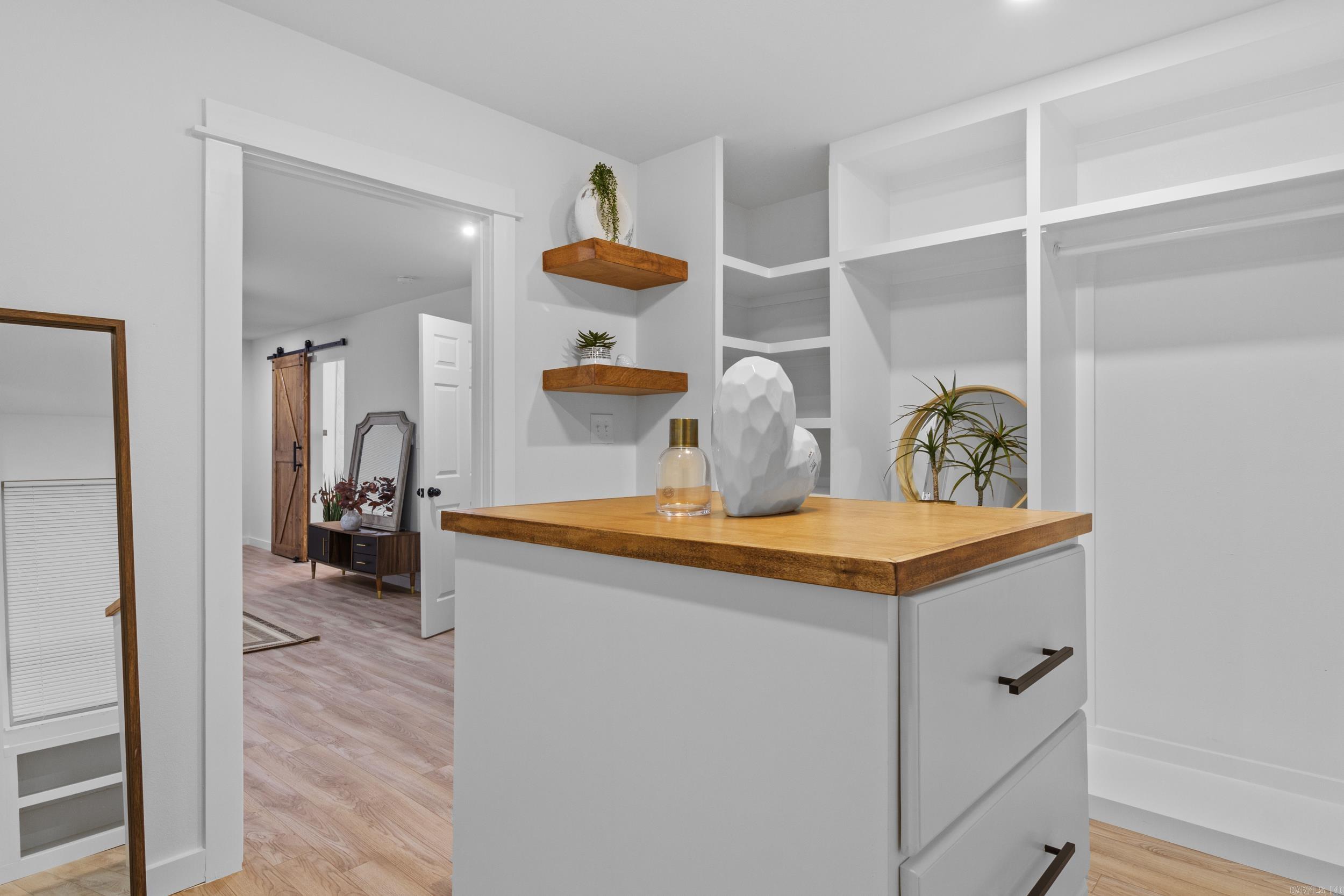 INDIAN HILLS - Residential