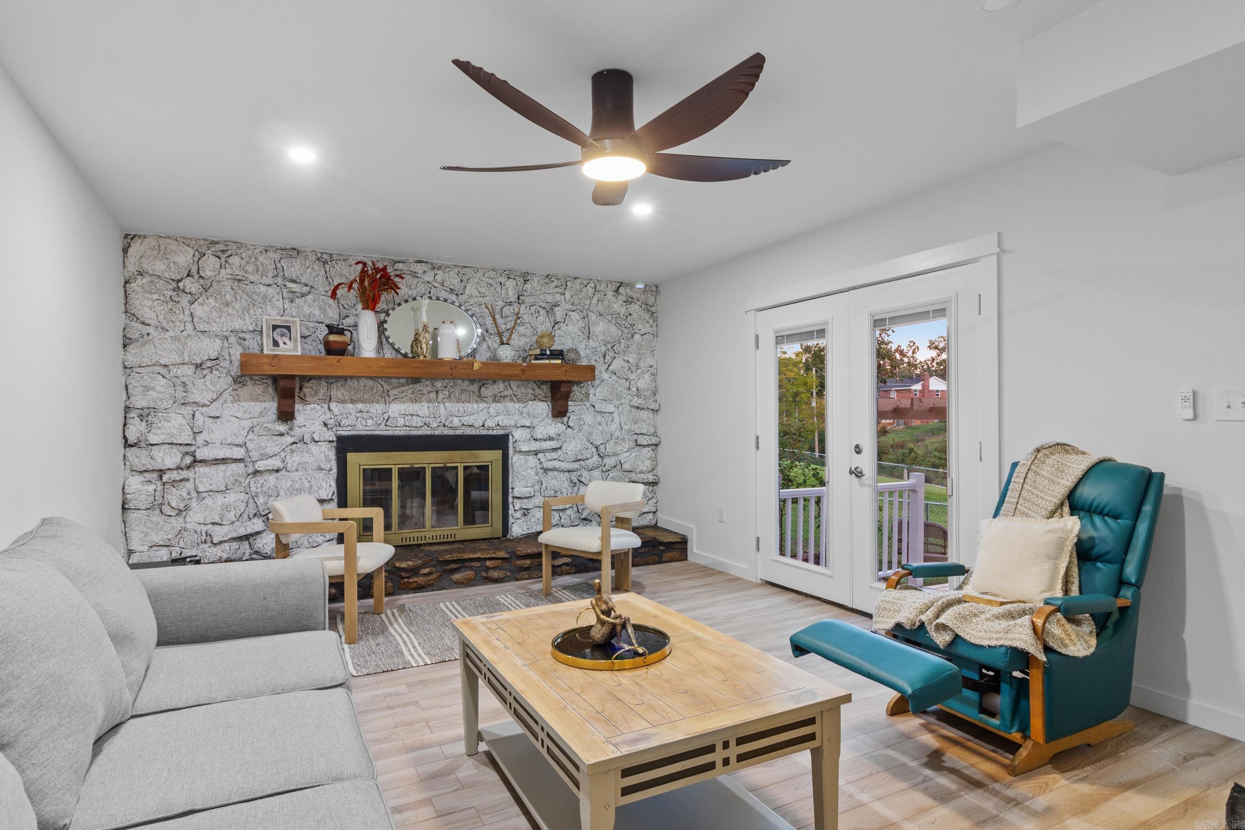INDIAN HILLS - Residential