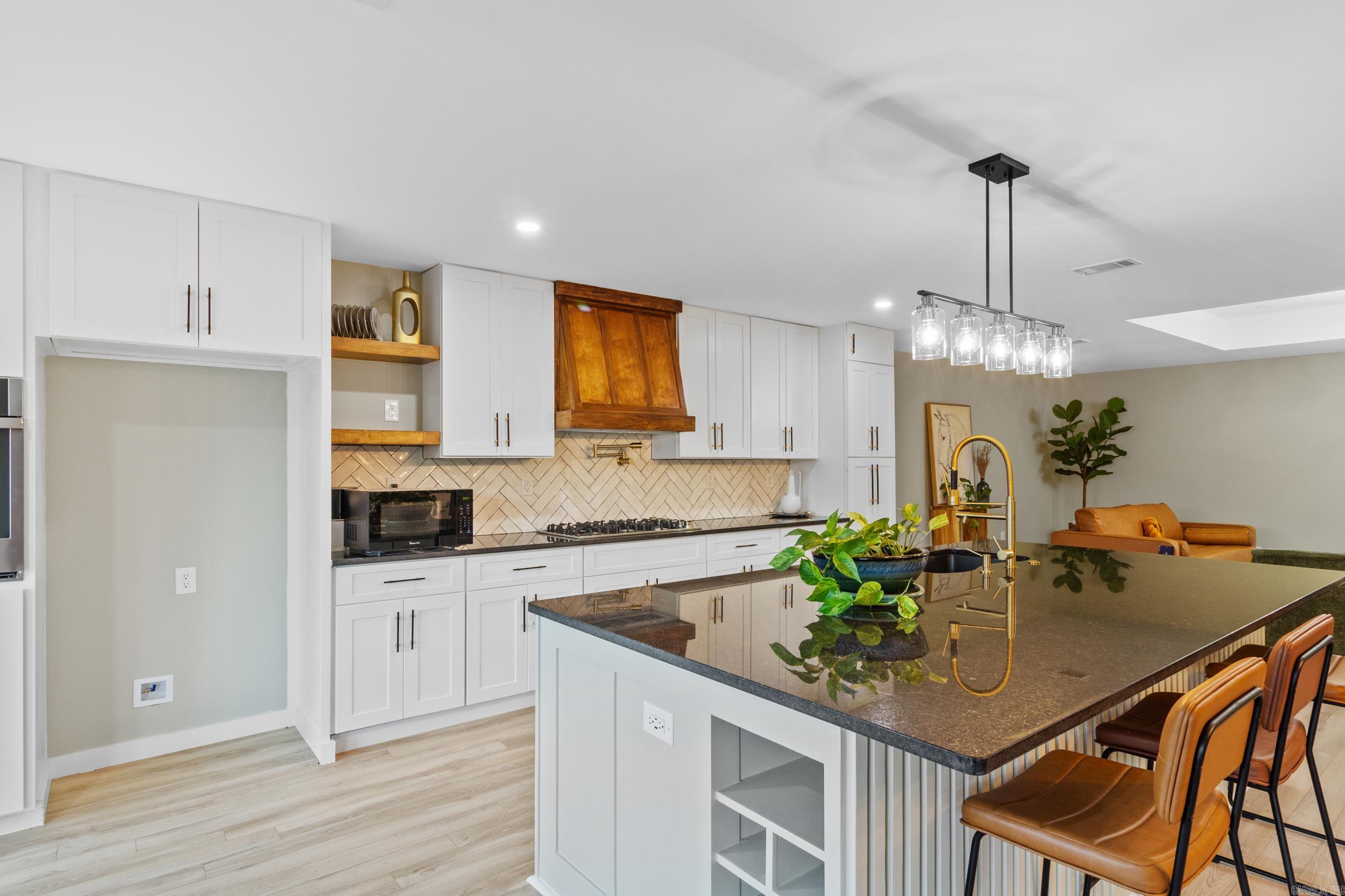 INDIAN HILLS - Residential