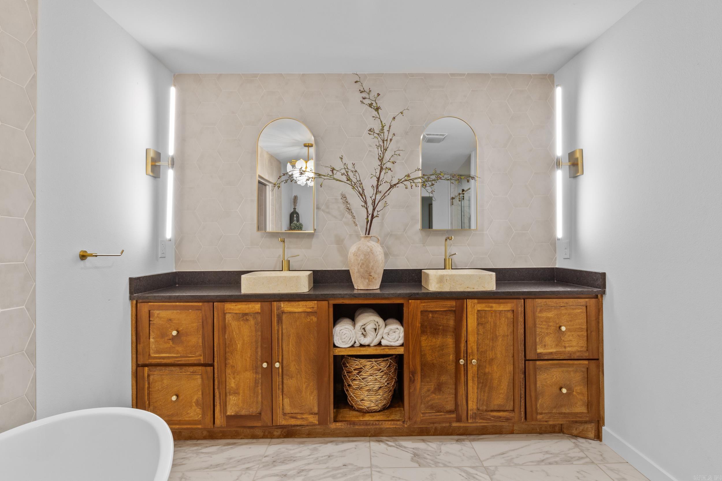 INDIAN HILLS - Residential