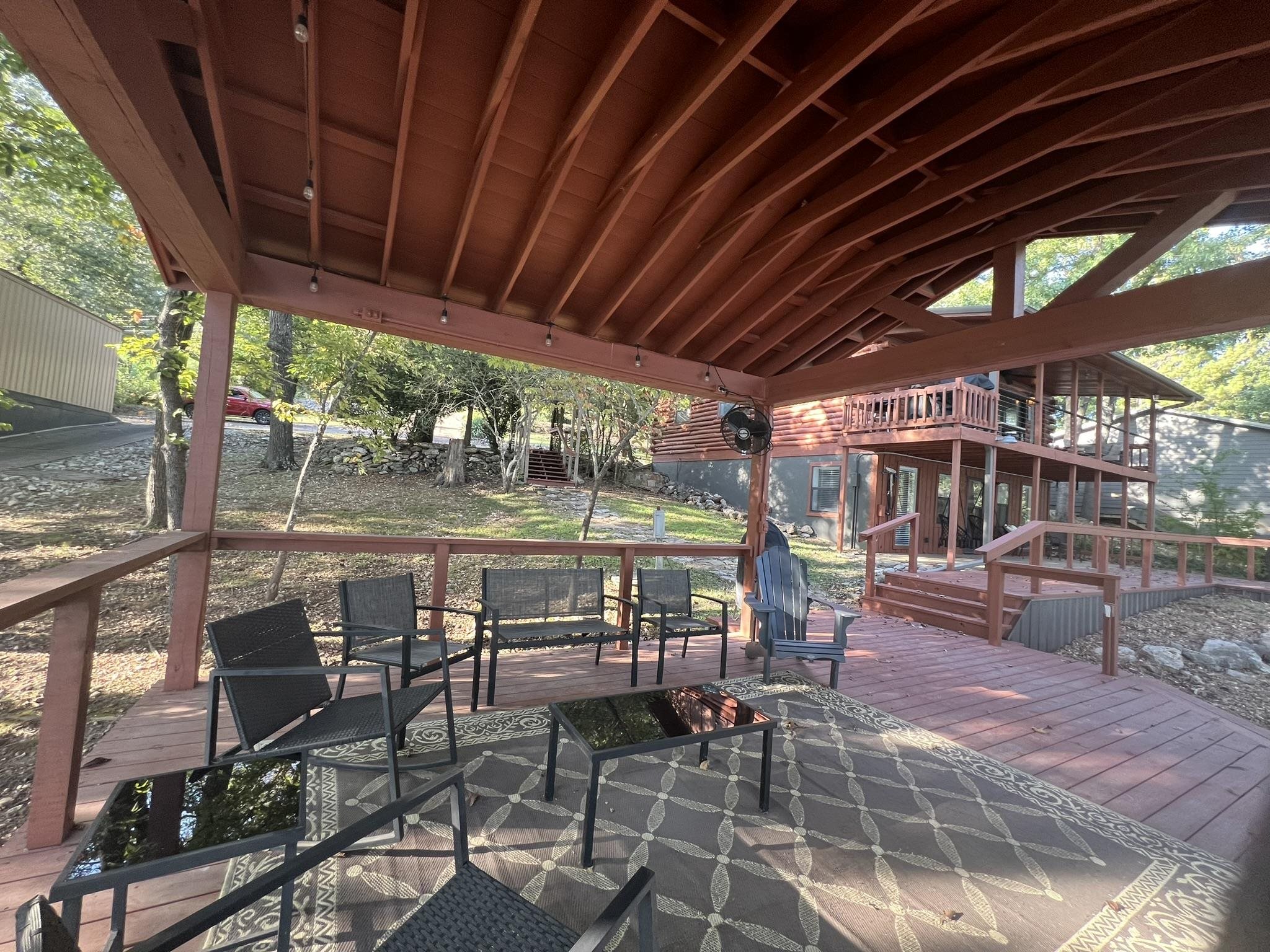 WOODLAND HILLS - Residential