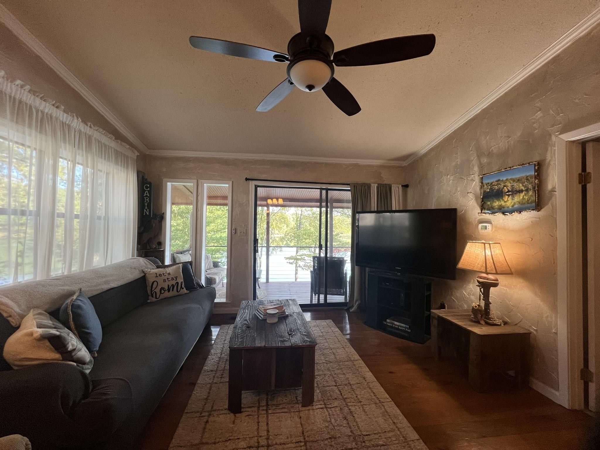 WOODLAND HILLS - Residential
