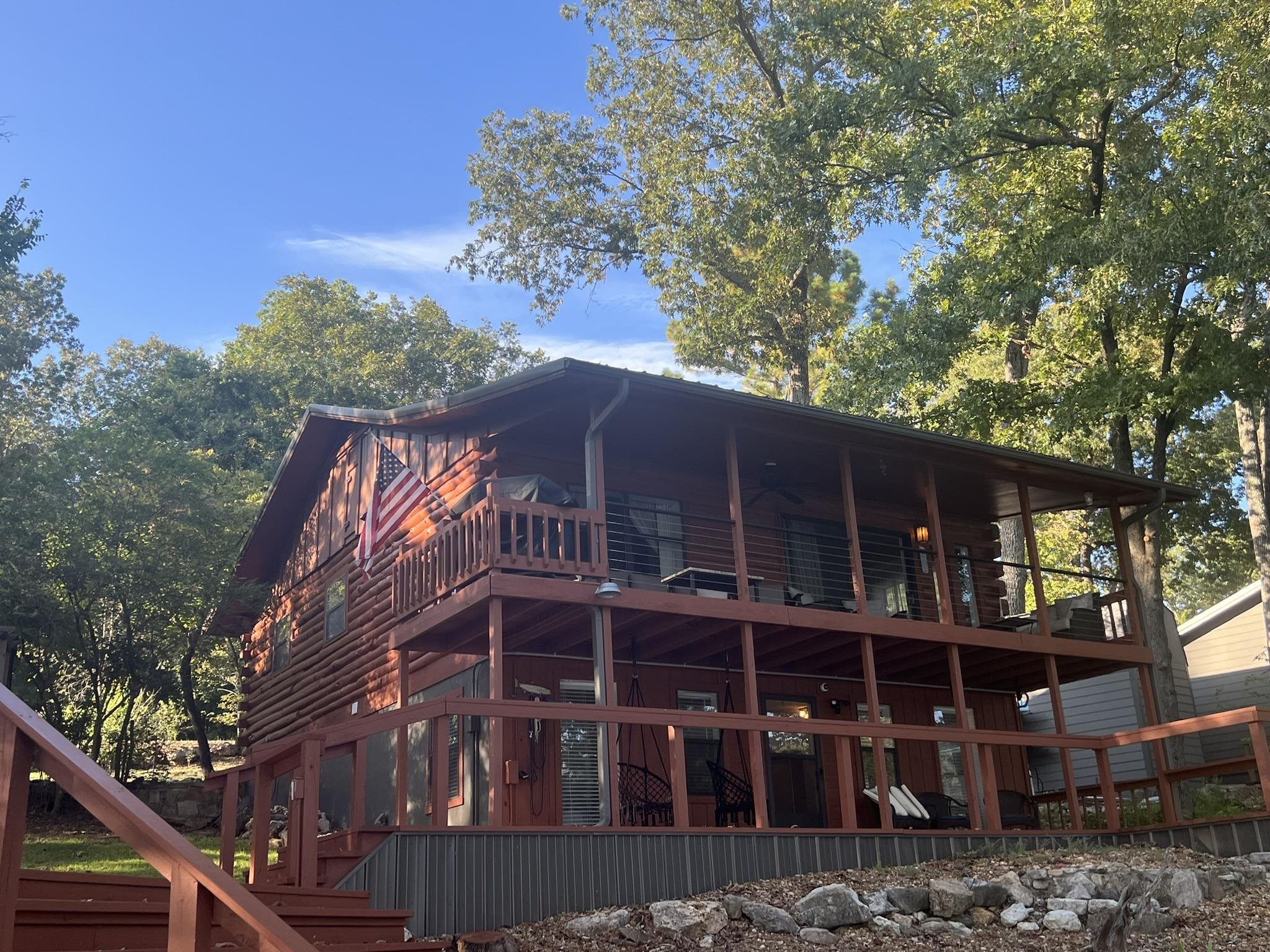 WOODLAND HILLS - Residential