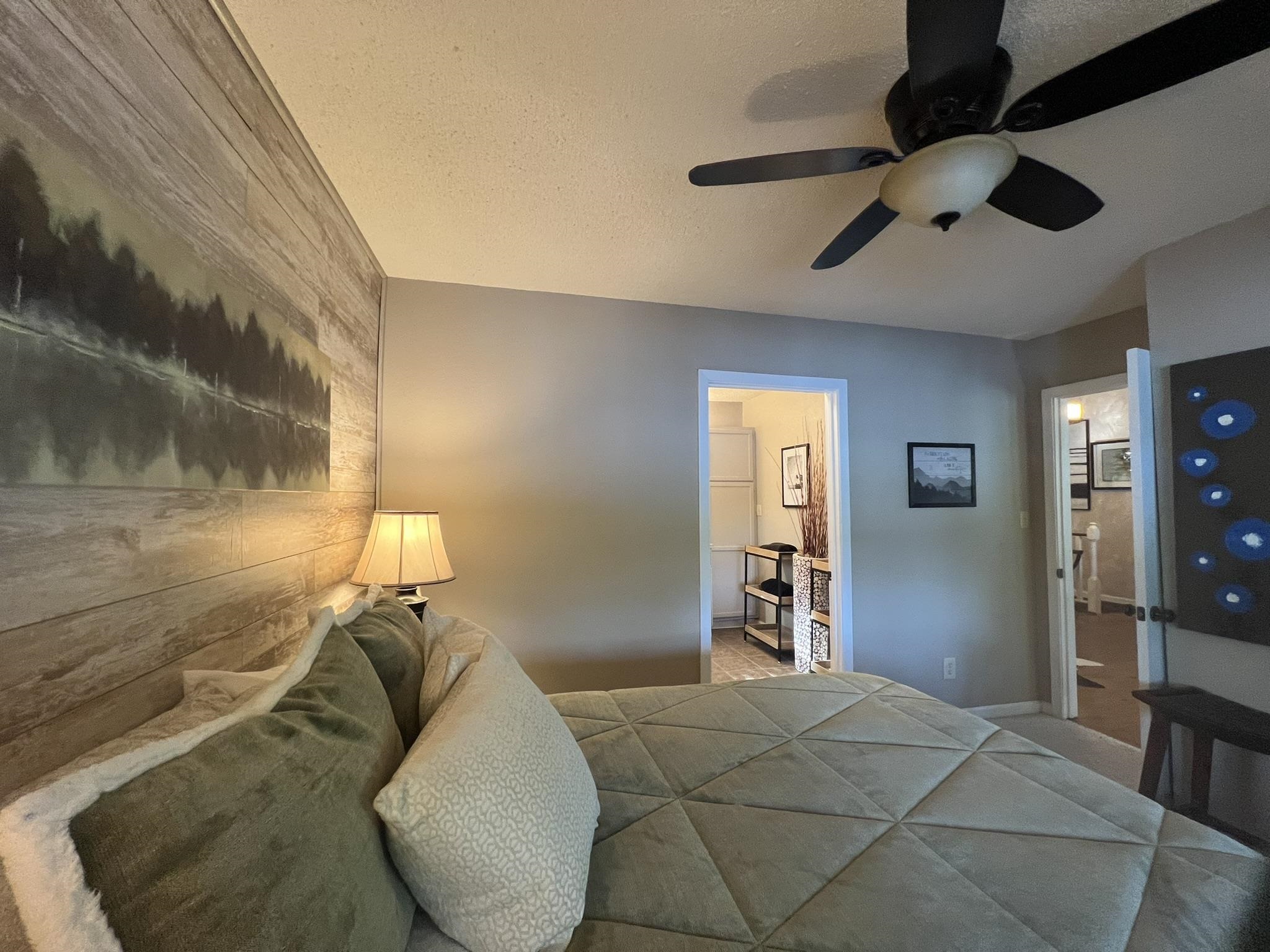 WOODLAND HILLS - Residential