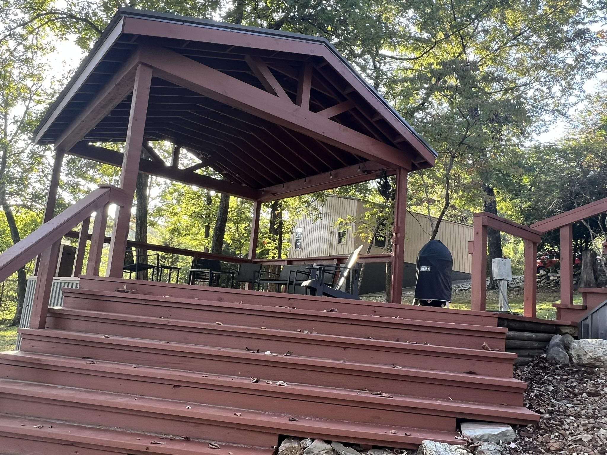 WOODLAND HILLS - Residential