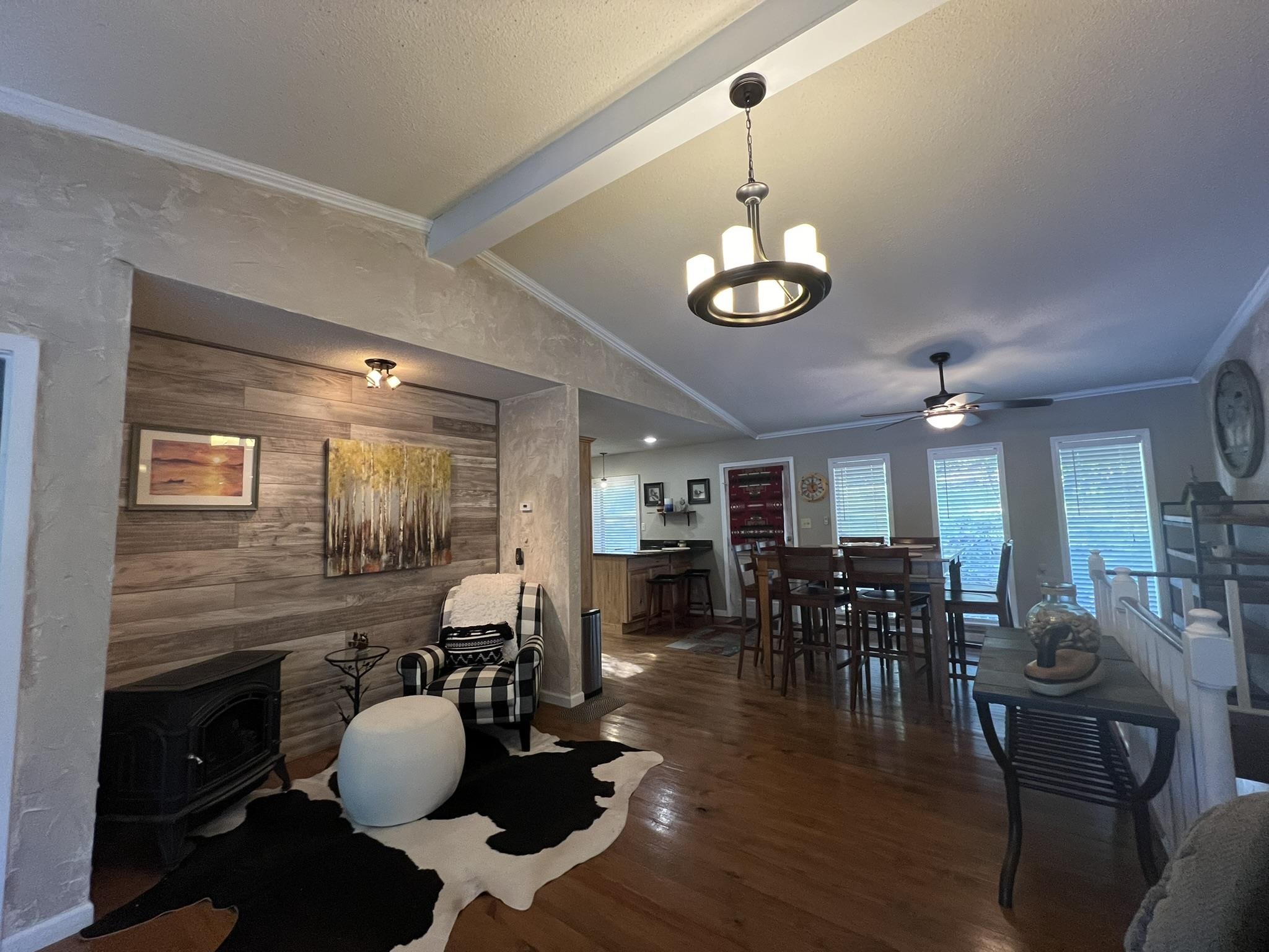WOODLAND HILLS - Residential