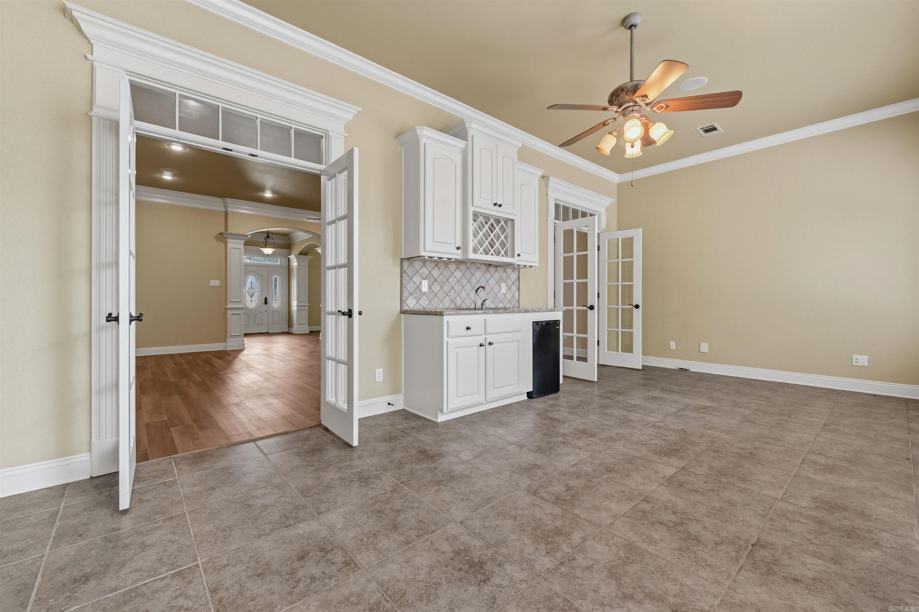 WOODMEADE - Residential