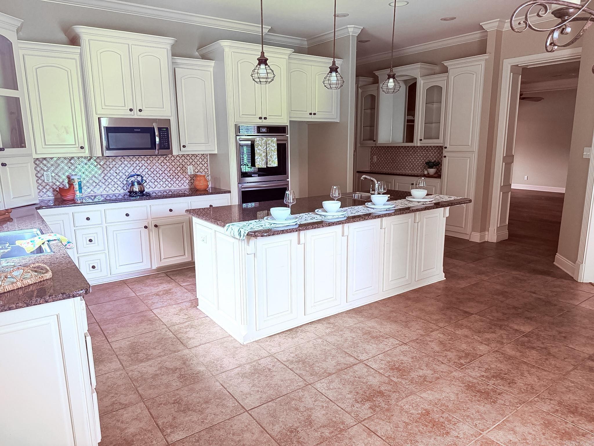 WOODMEADE - Residential