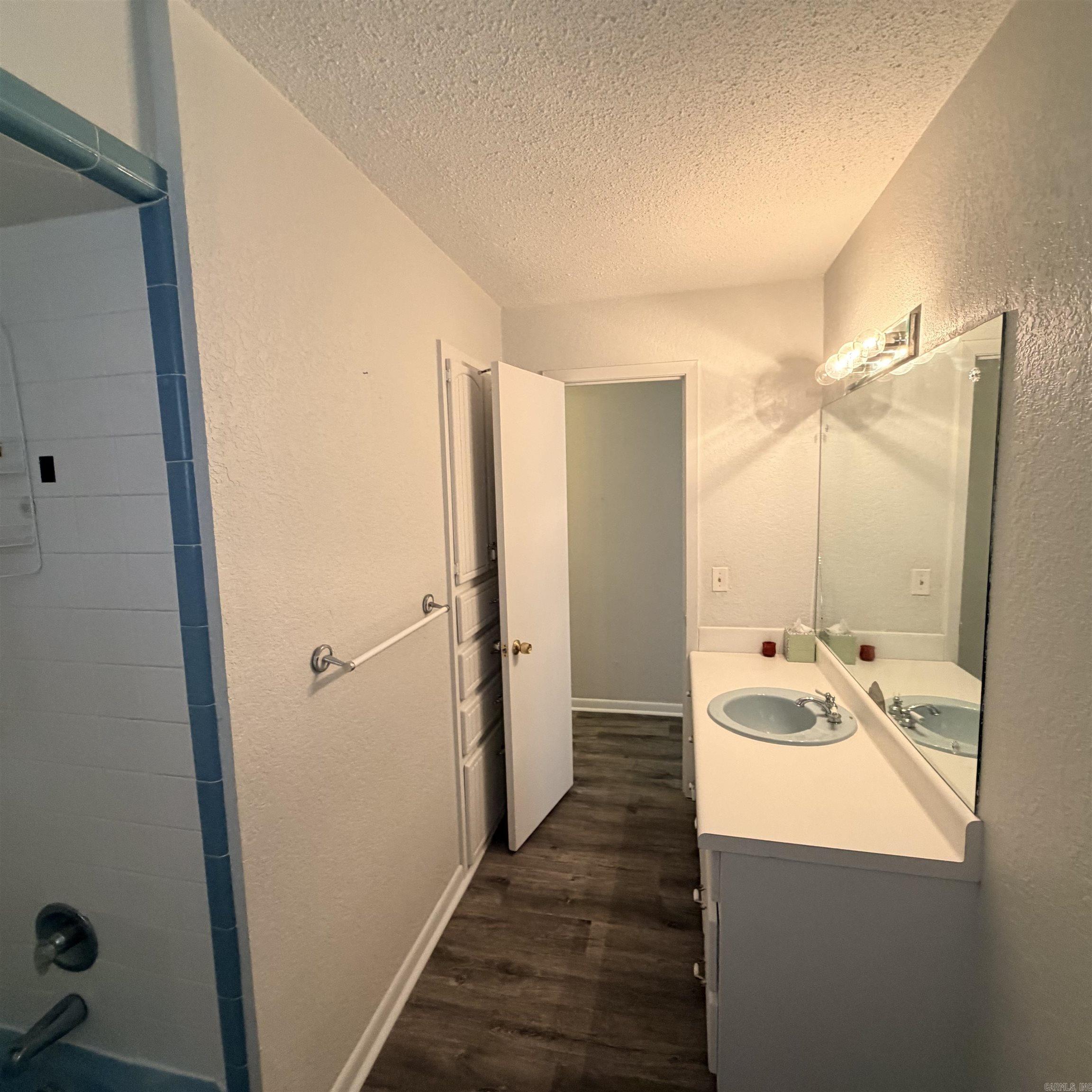 M&B PIGGOTT 2-20-8 - Residential