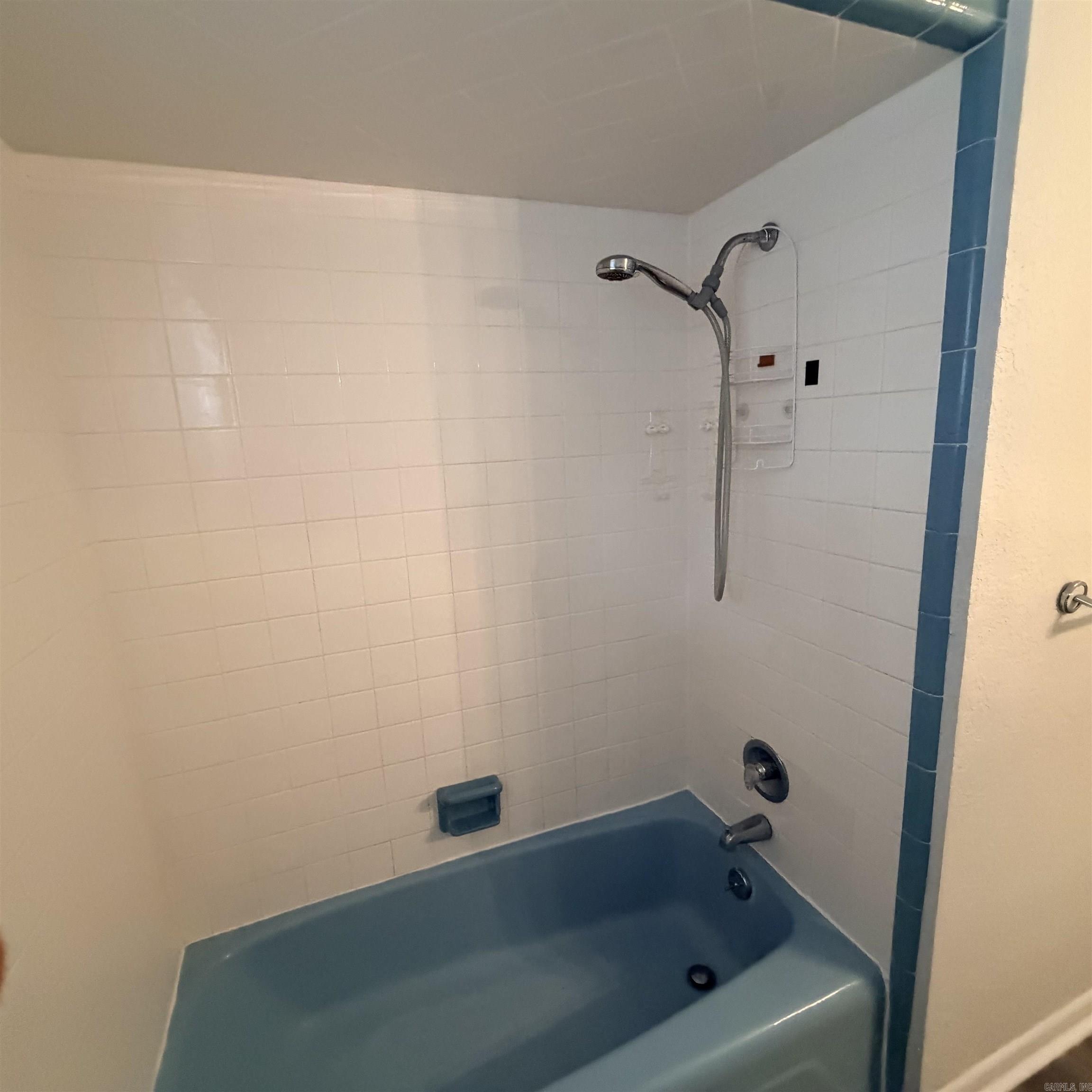 M&B PIGGOTT 2-20-8 - Residential