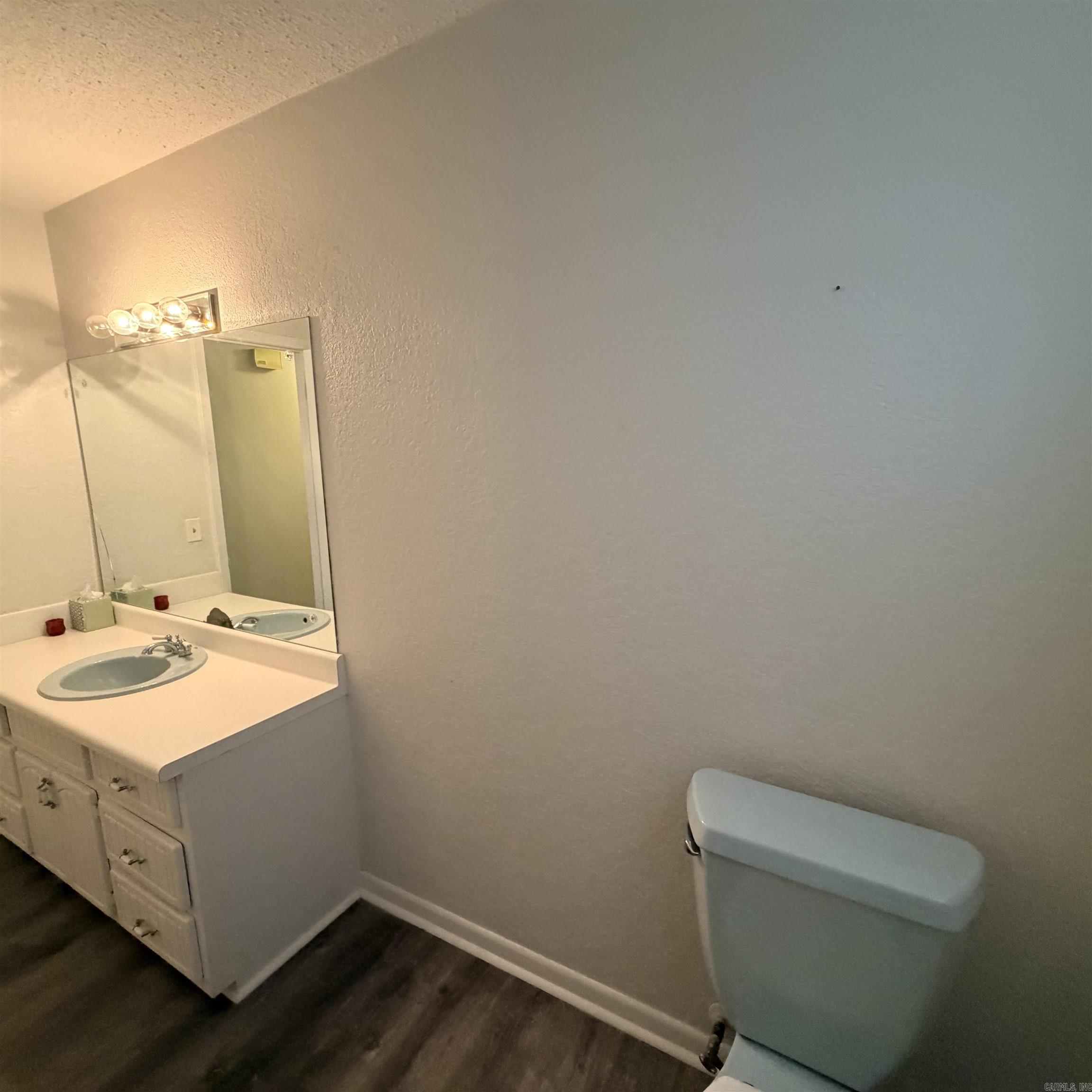 M&B PIGGOTT 2-20-8 - Residential