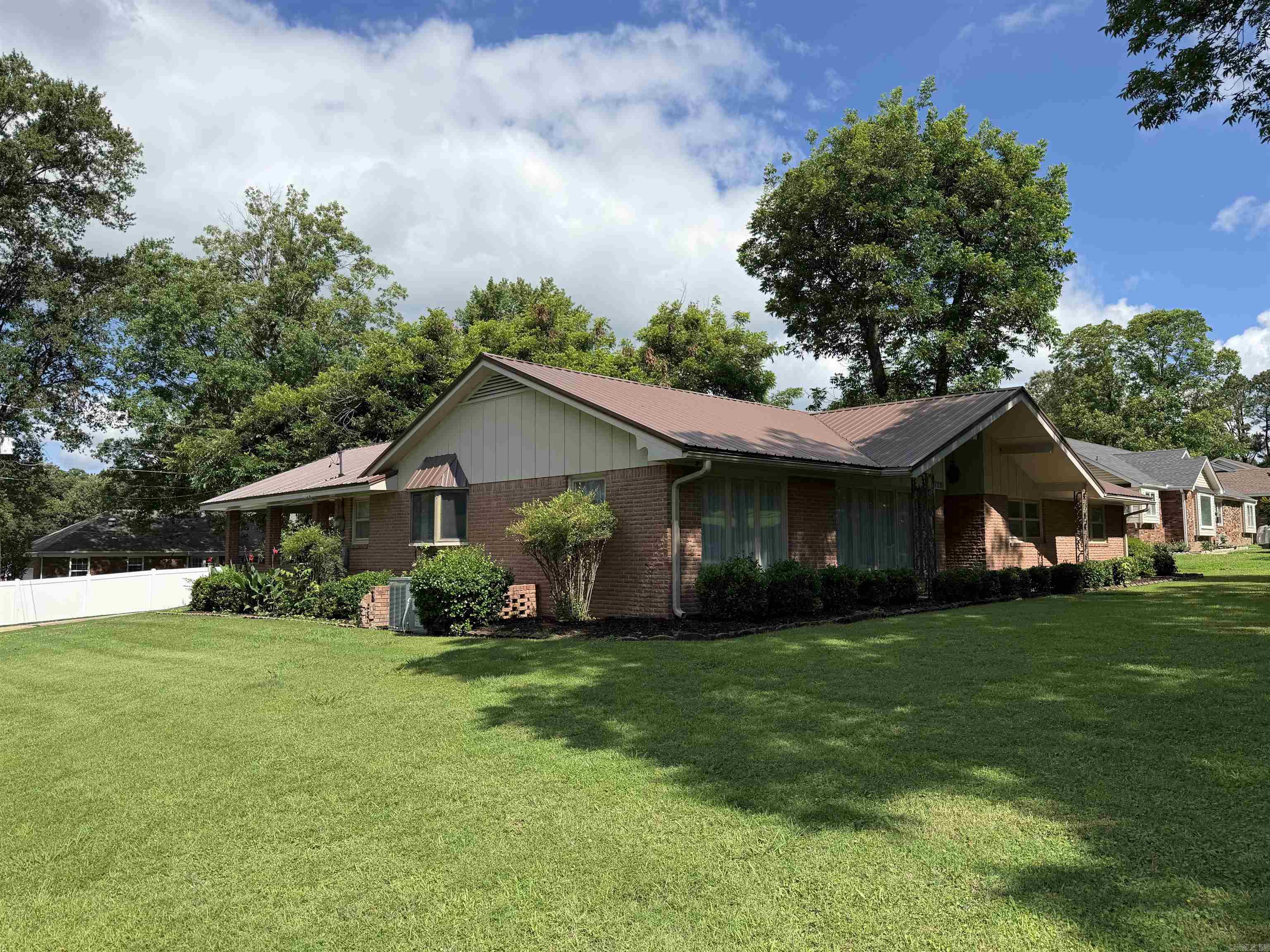 M&B PIGGOTT 2-20-8 - Residential