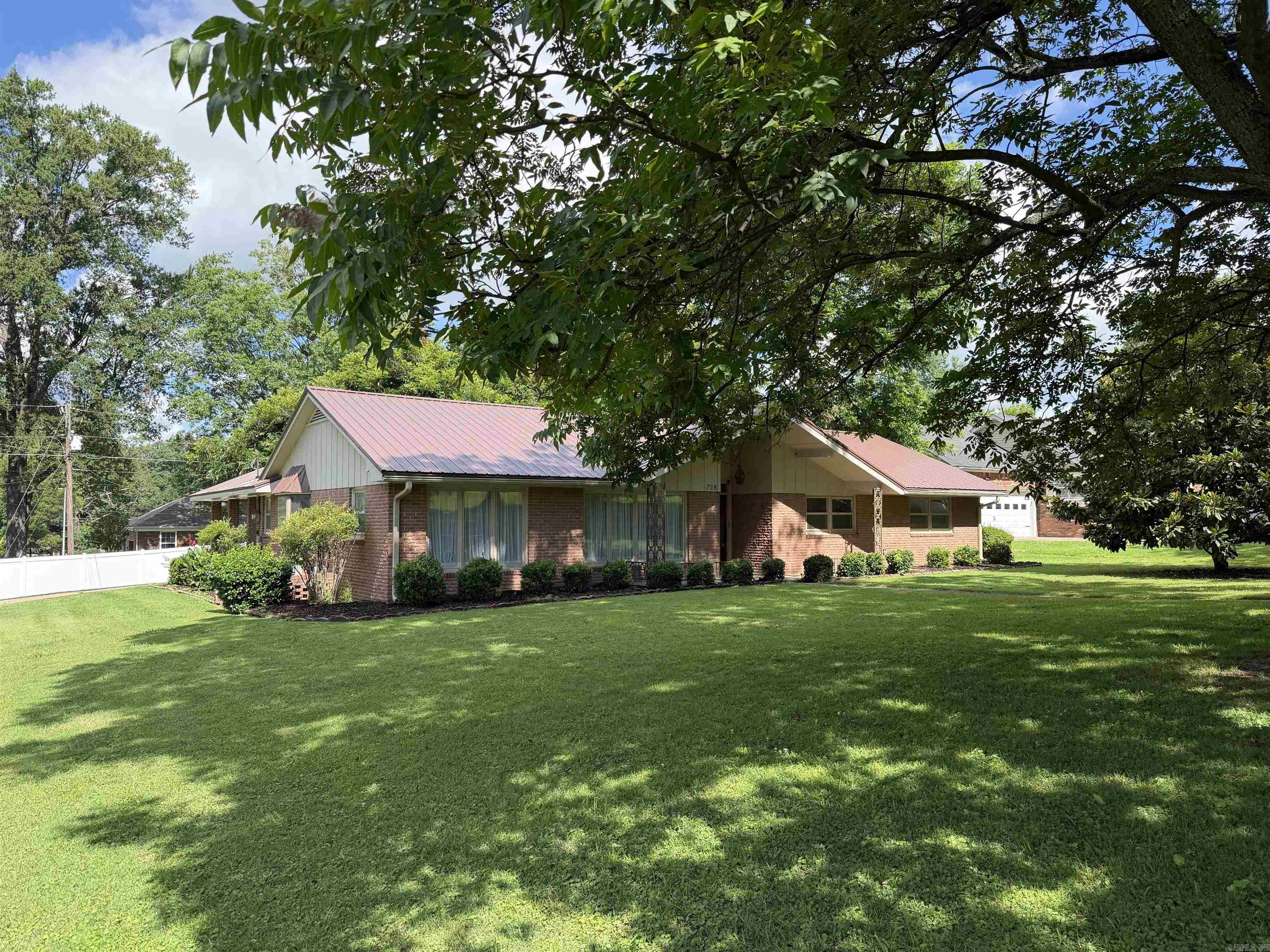 M&B PIGGOTT 2-20-8 - Residential