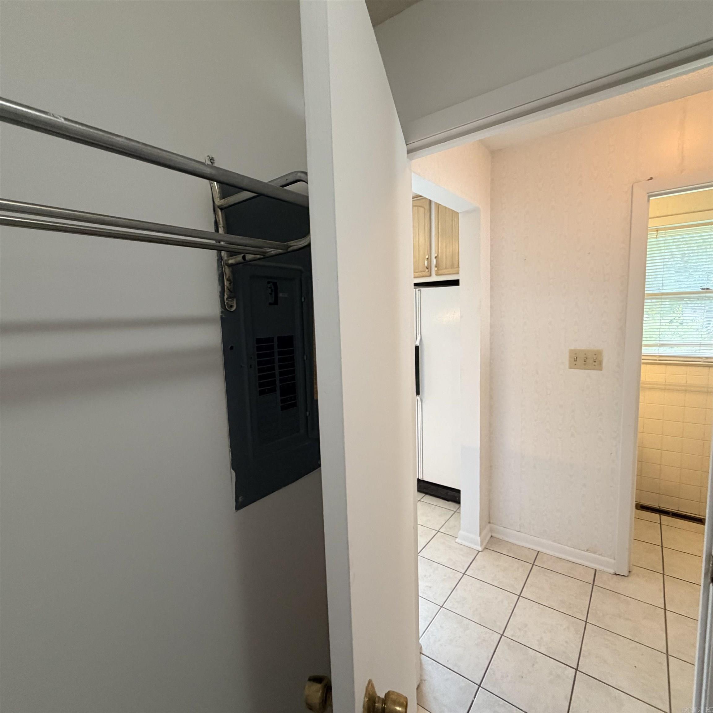 M&B PIGGOTT 2-20-8 - Residential