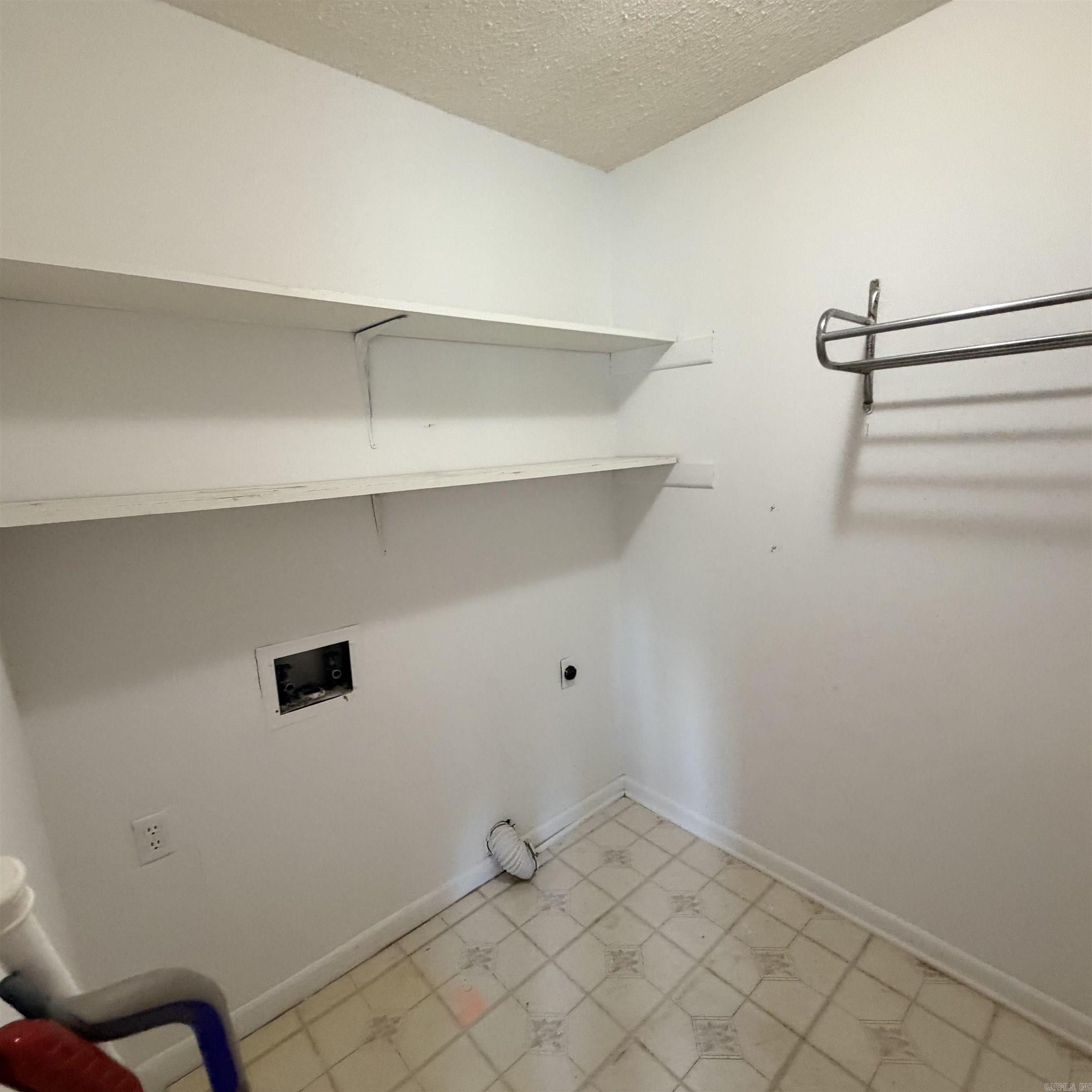 M&B PIGGOTT 2-20-8 - Residential