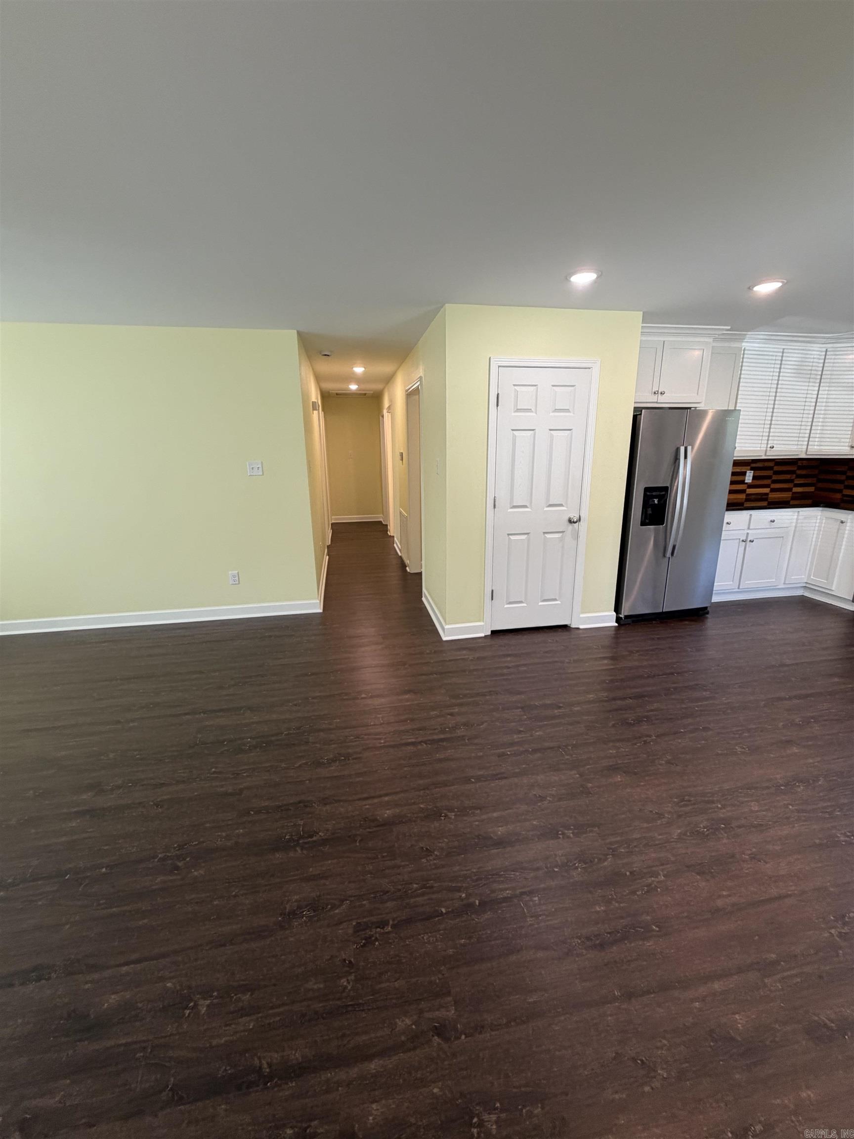 THOMAS' ACRES - Residential Lease