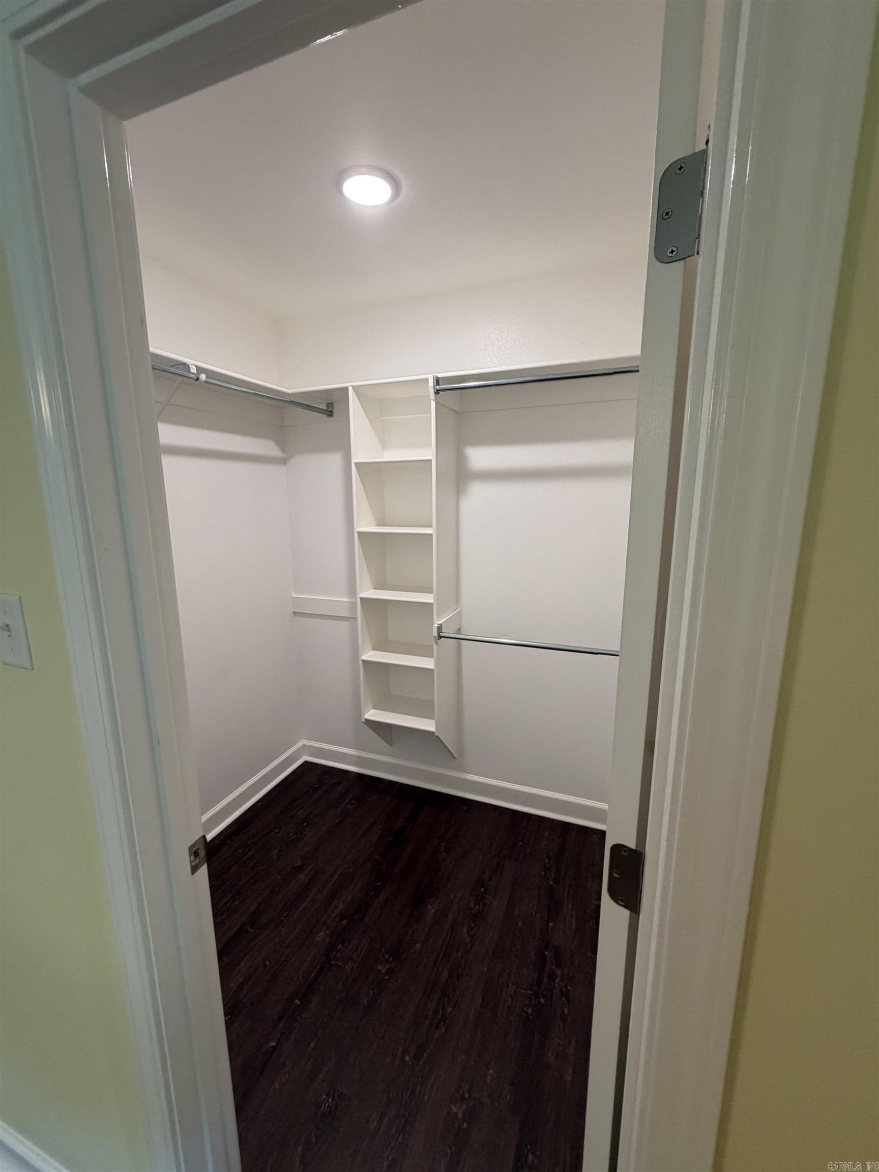 THOMAS' ACRES - Residential Lease
