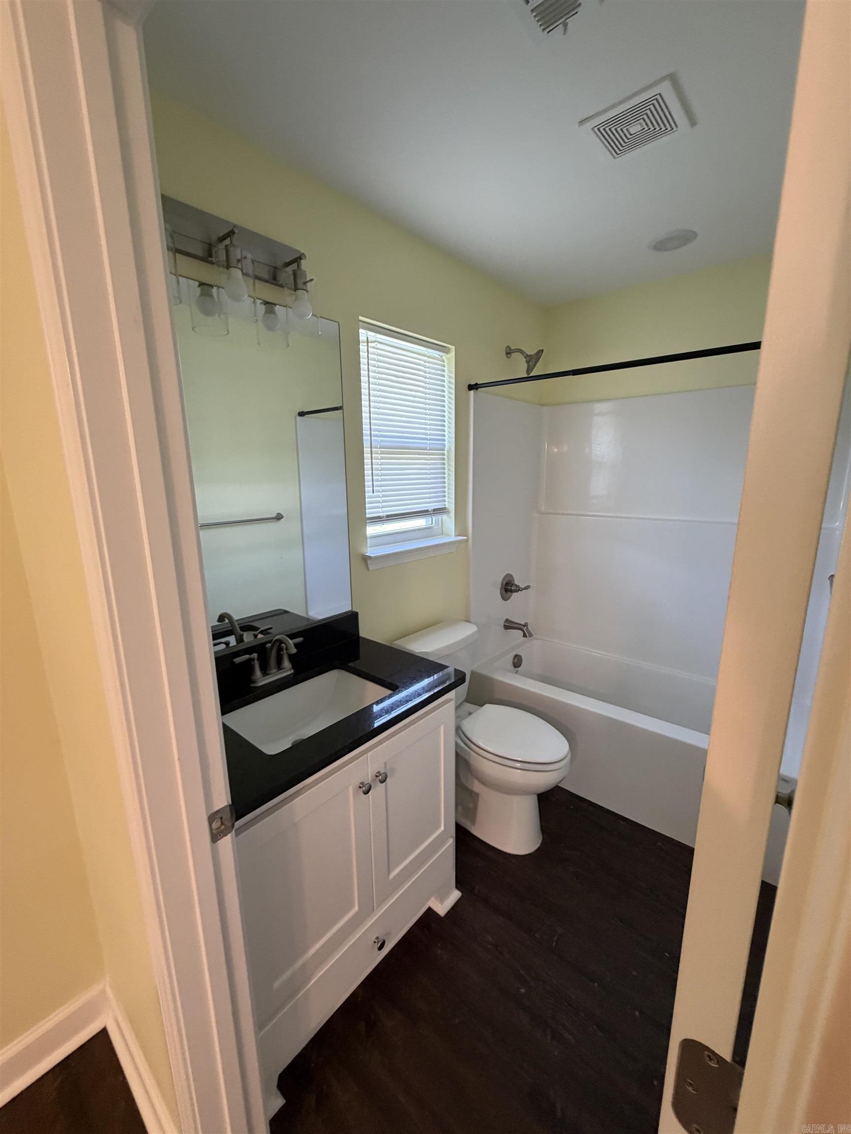 THOMAS' ACRES - Residential Lease