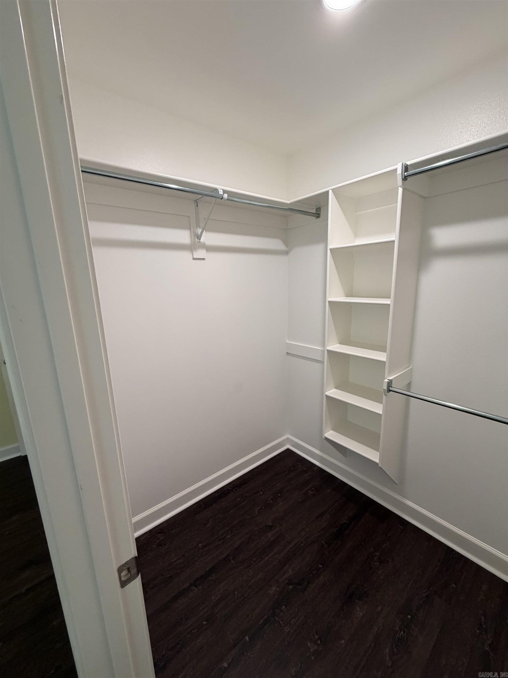 THOMAS' ACRES - Residential Lease