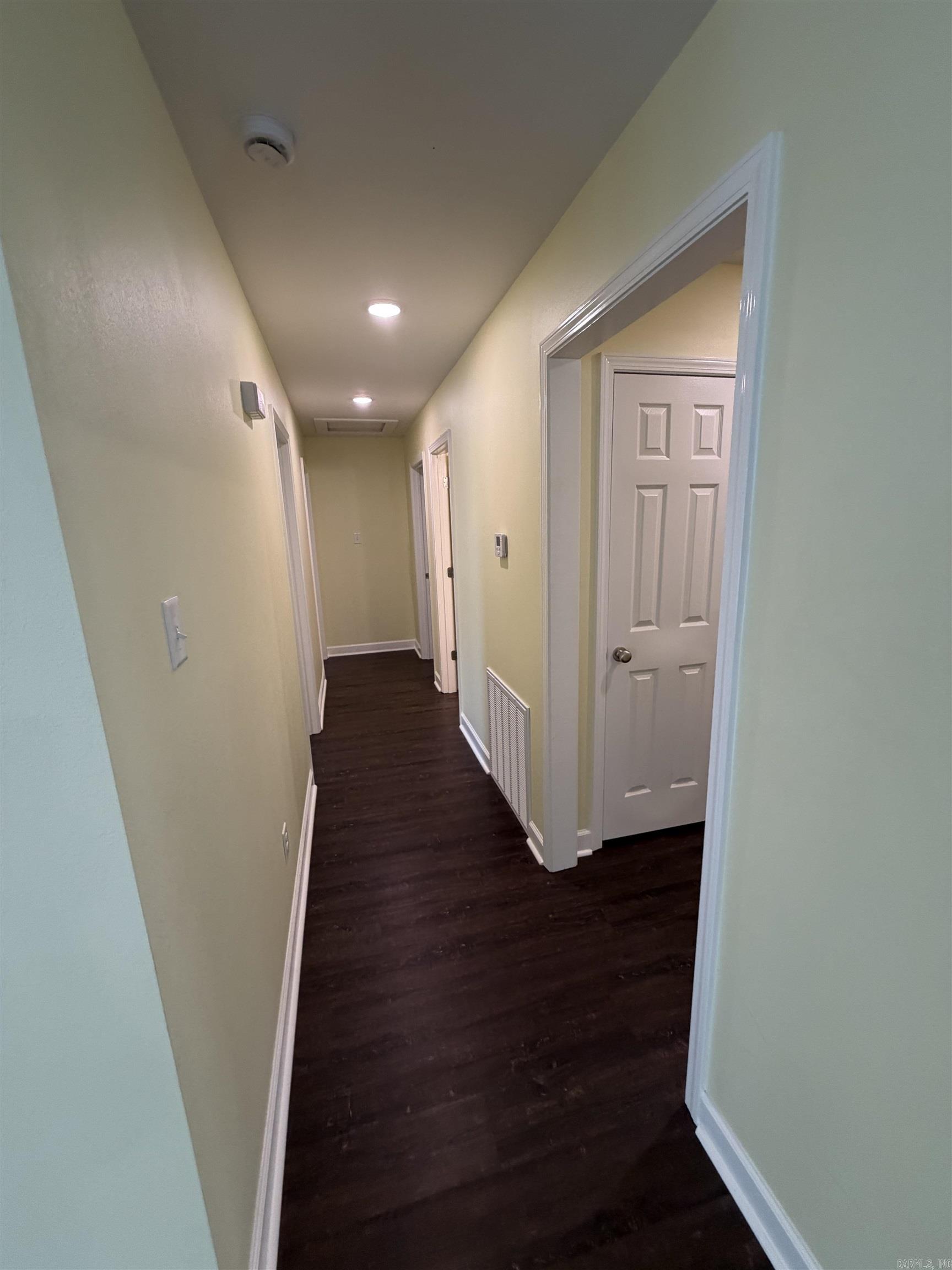 THOMAS' ACRES - Residential Lease