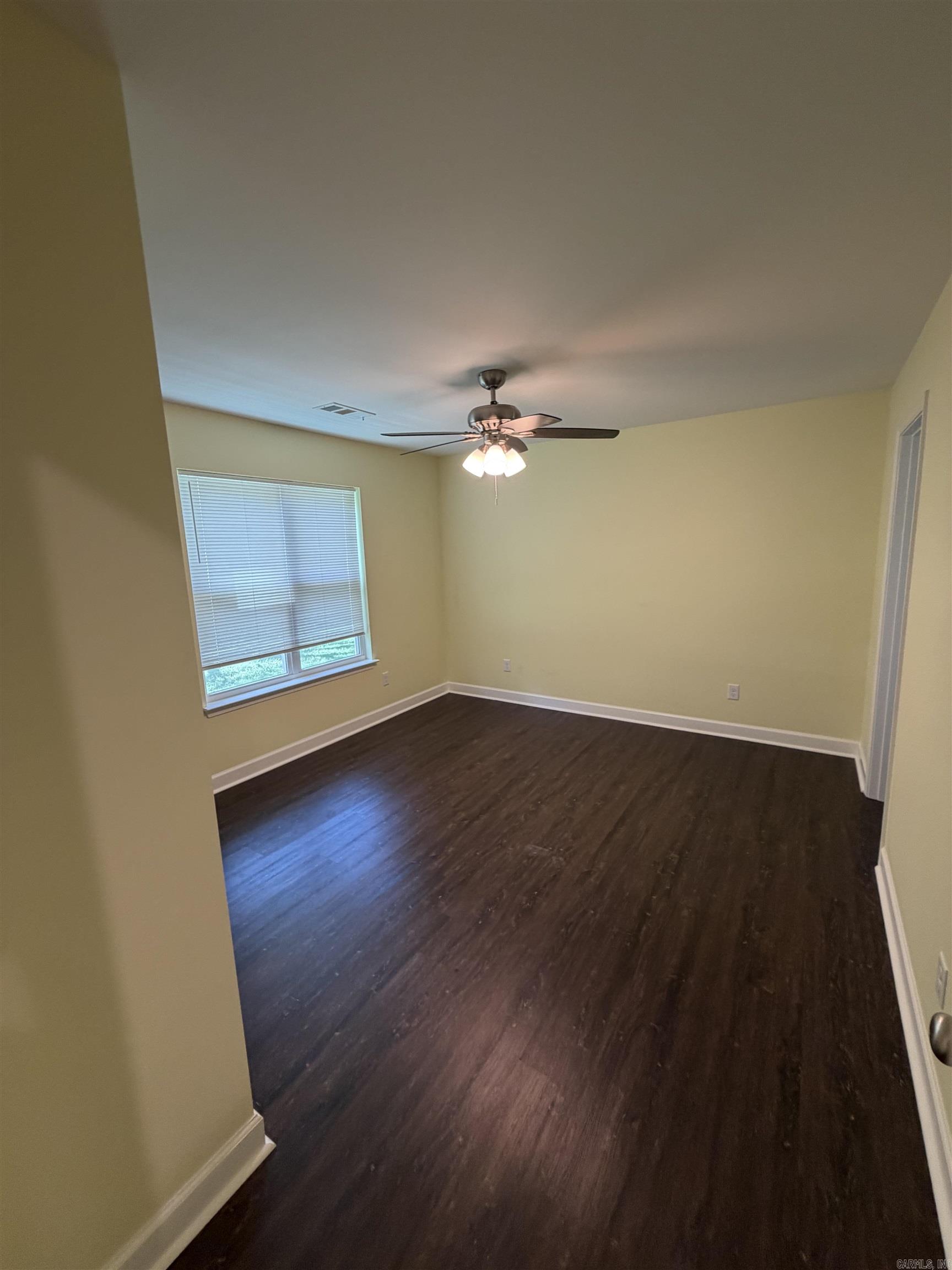 THOMAS' ACRES - Residential Lease