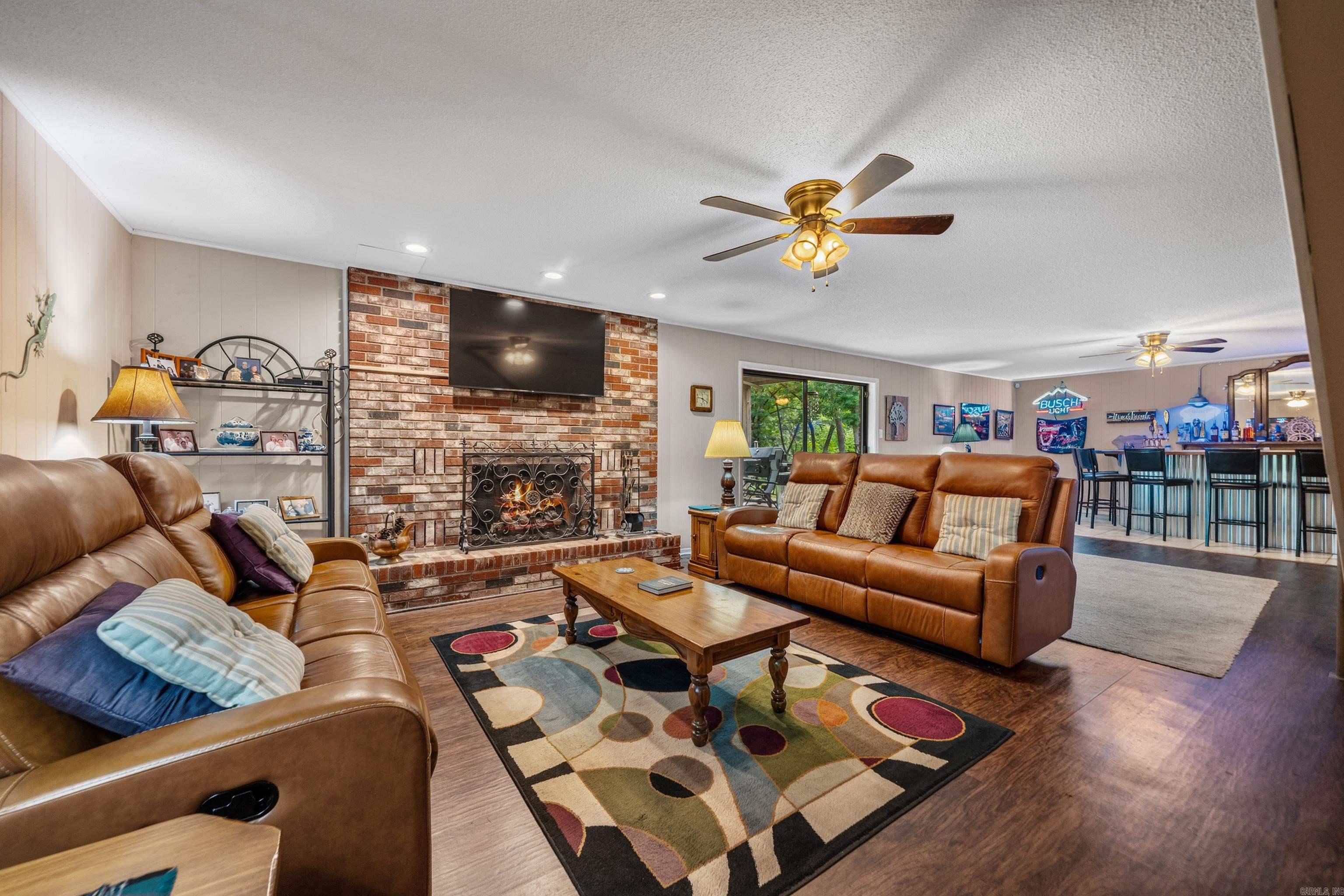 AQUA VISTA - Residential