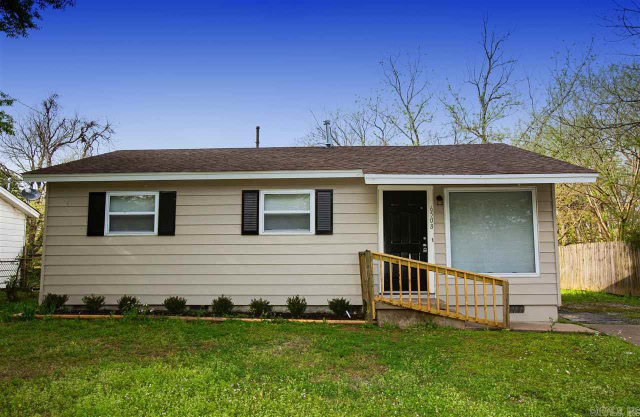 Cute and cozy 3bd/1ba home in Little Rock. The lease for this property is for 18 months and income has to be three times the amount of rent unless you have a housing voucher.