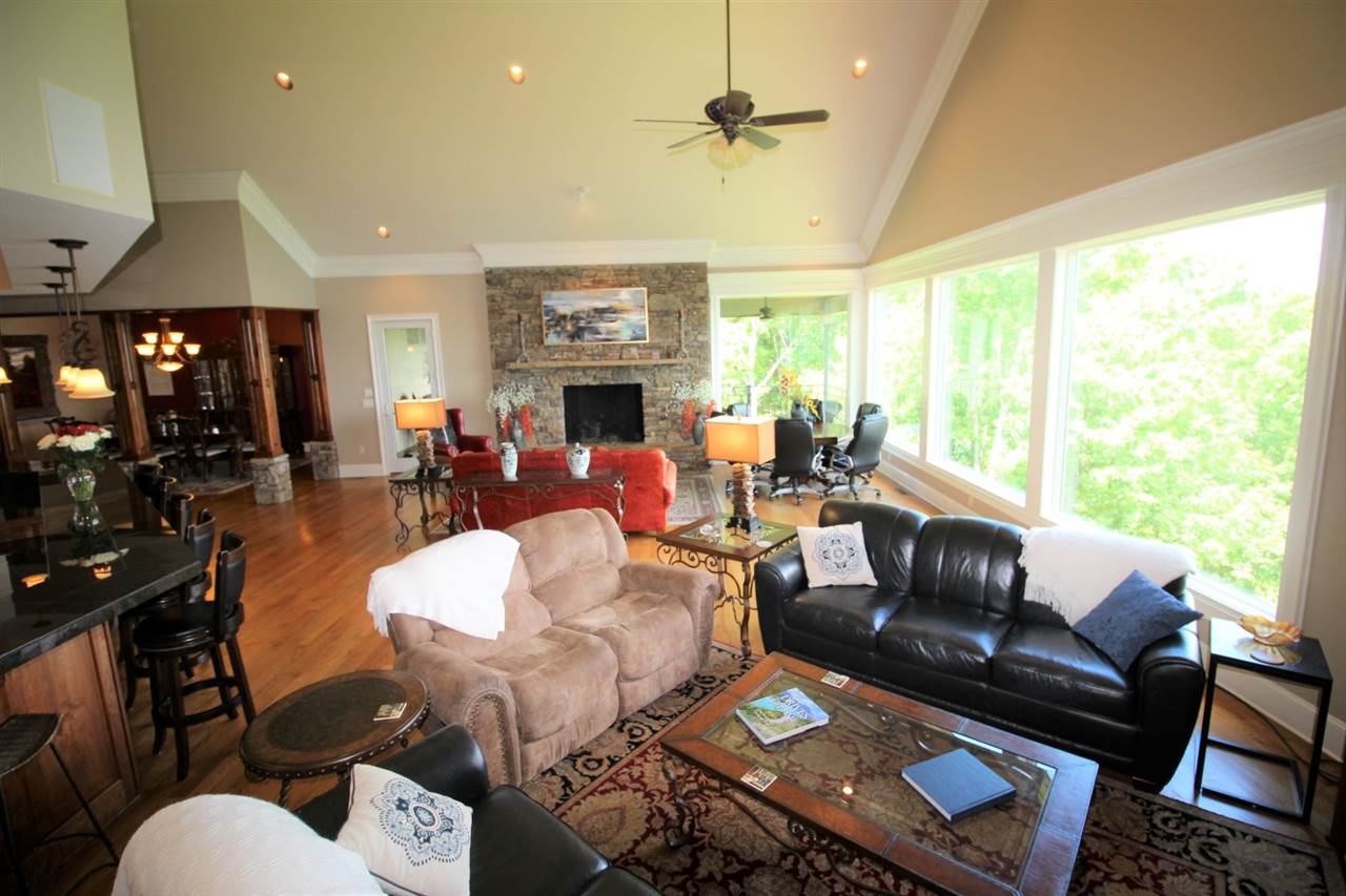 Diamond Bluff Lakefront - Residential