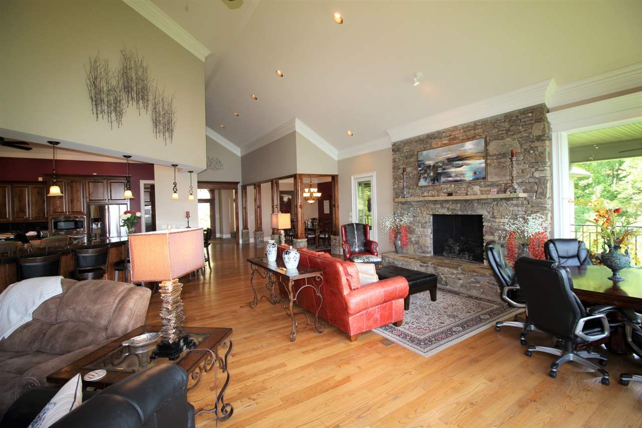 Diamond Bluff Lakefront - Residential
