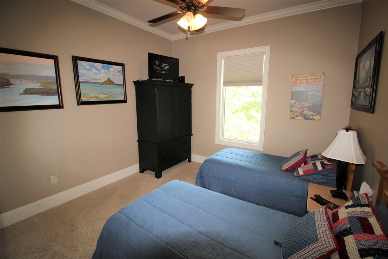 Diamond Bluff Lakefront - Residential