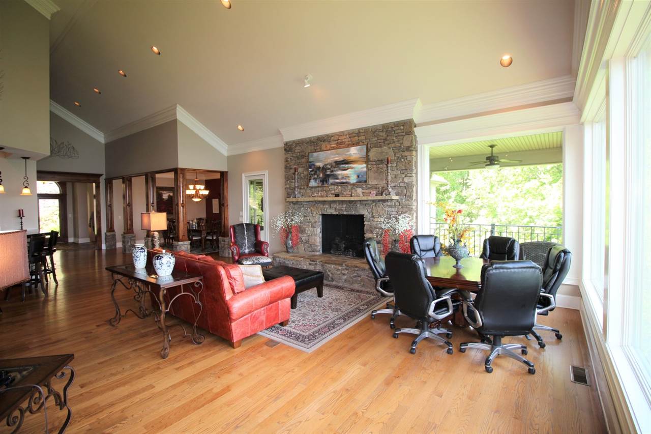 Diamond Bluff Lakefront - Residential