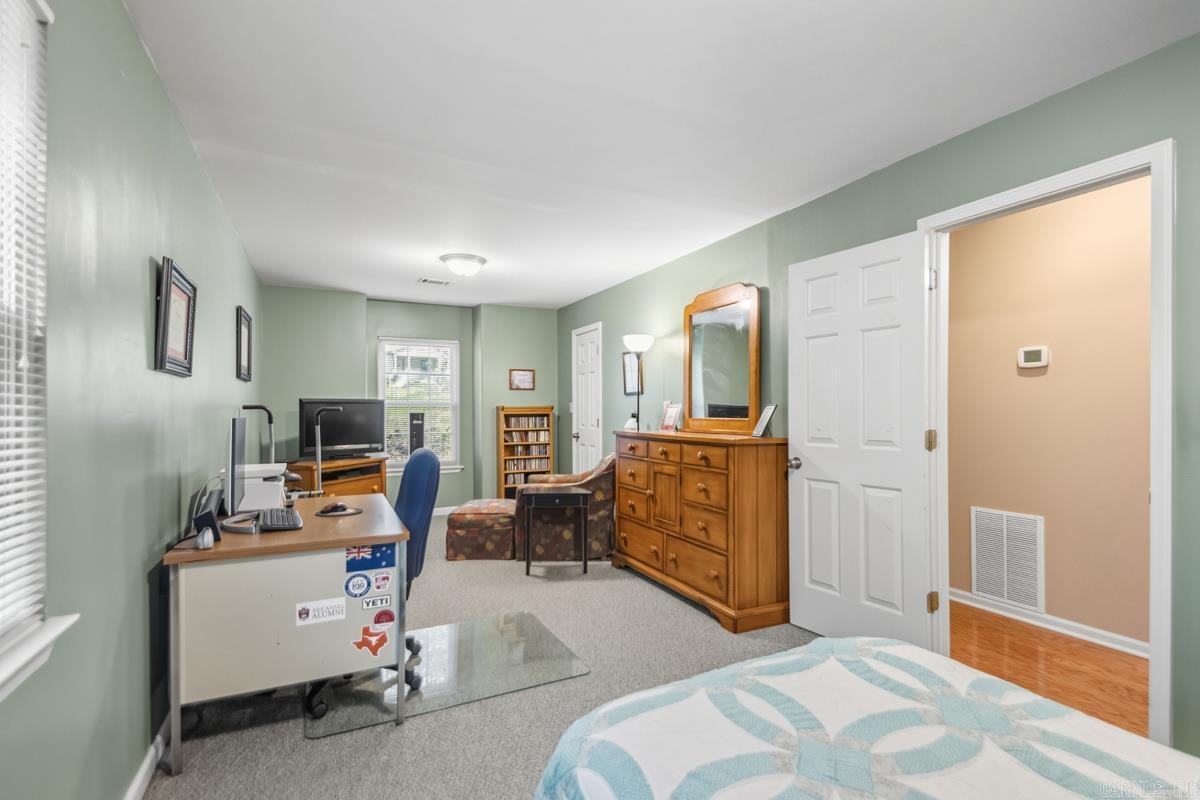PINEVIEW - Residential