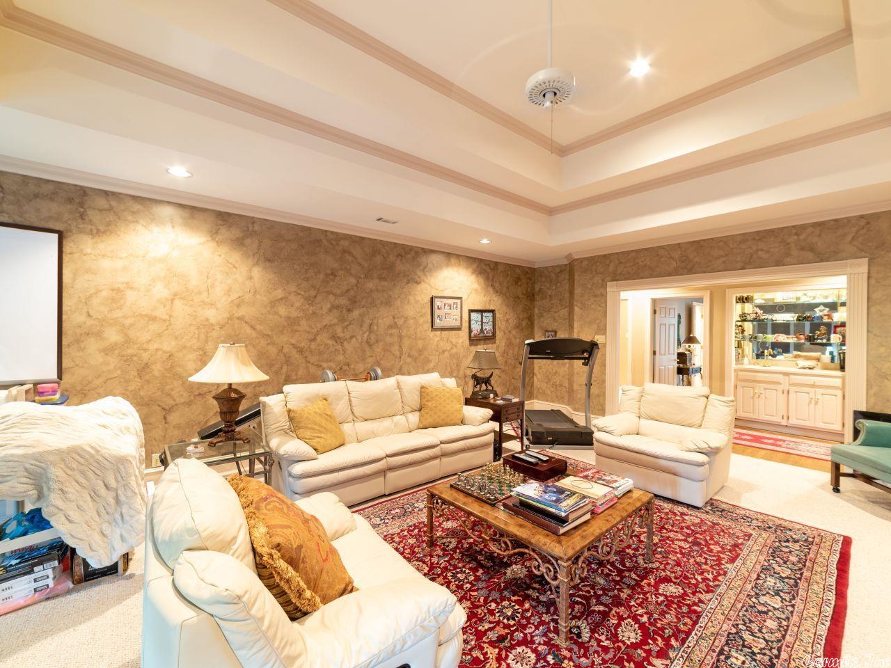 CHENAL VALLEY CHENAL CIRCLE - Residential