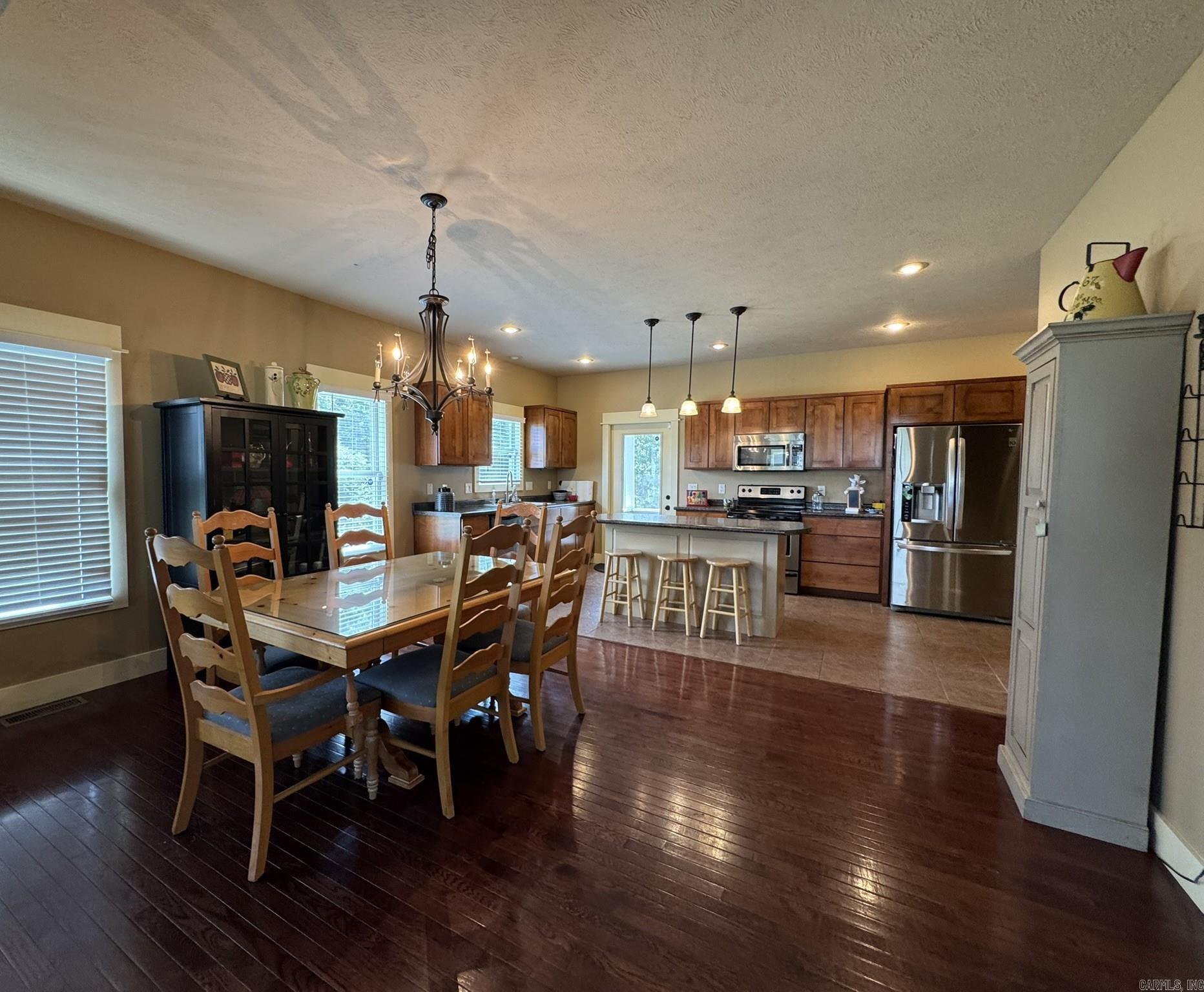 COBBLESTONE RIDGE - Residential