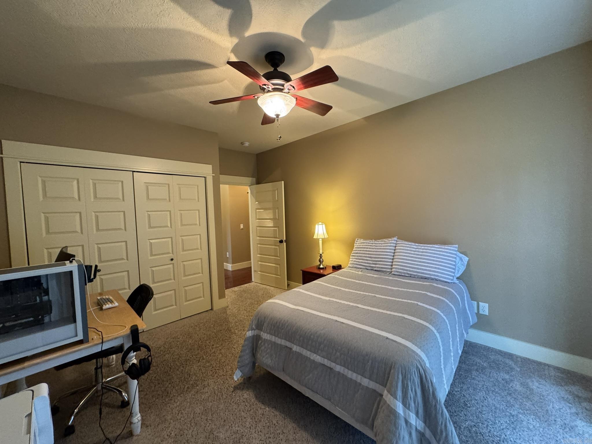 COBBLESTONE RIDGE - Residential