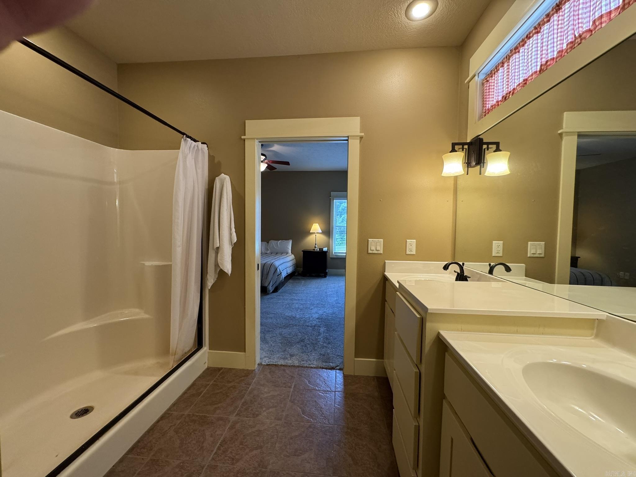 COBBLESTONE RIDGE - Residential