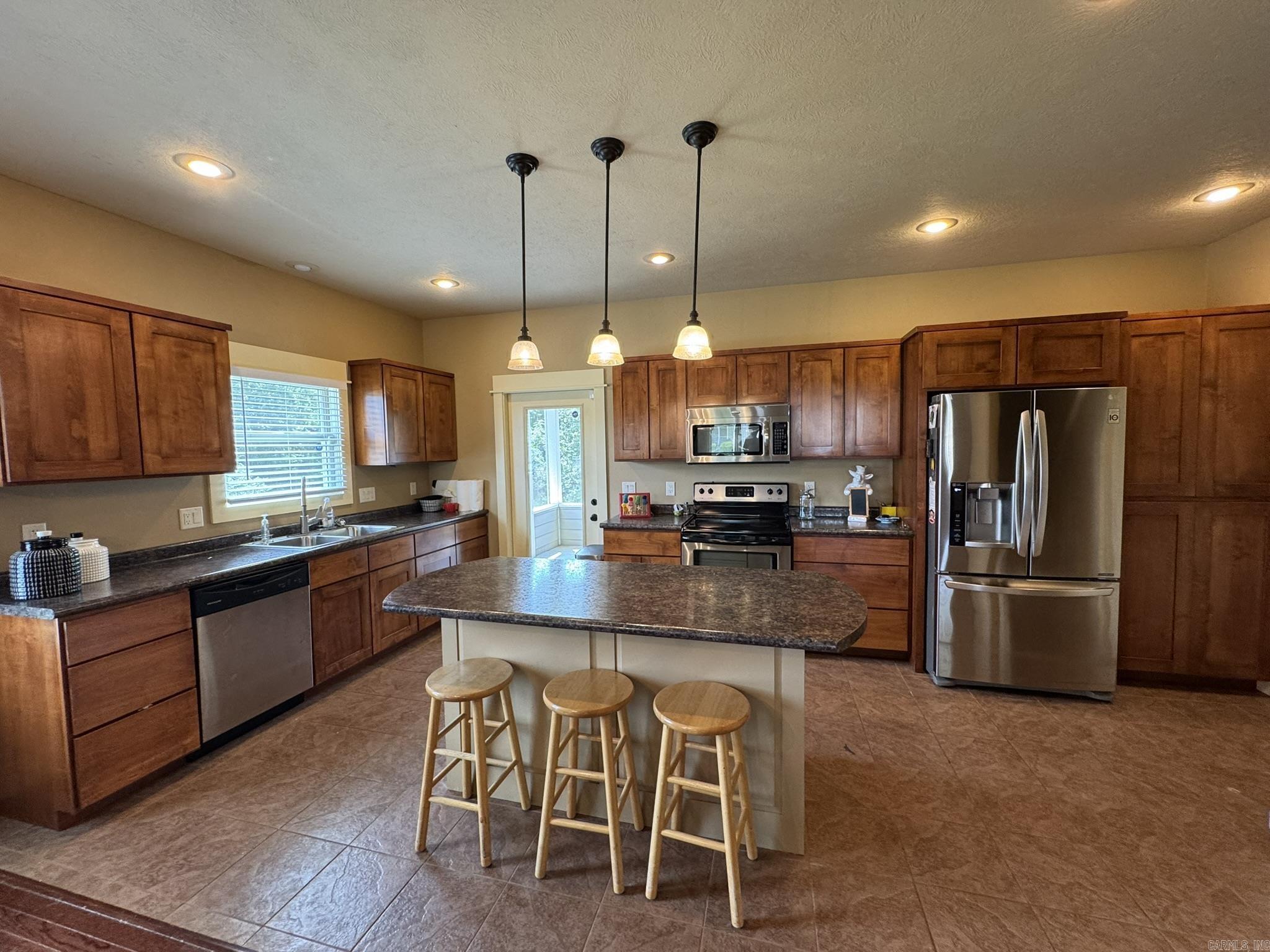 COBBLESTONE RIDGE - Residential