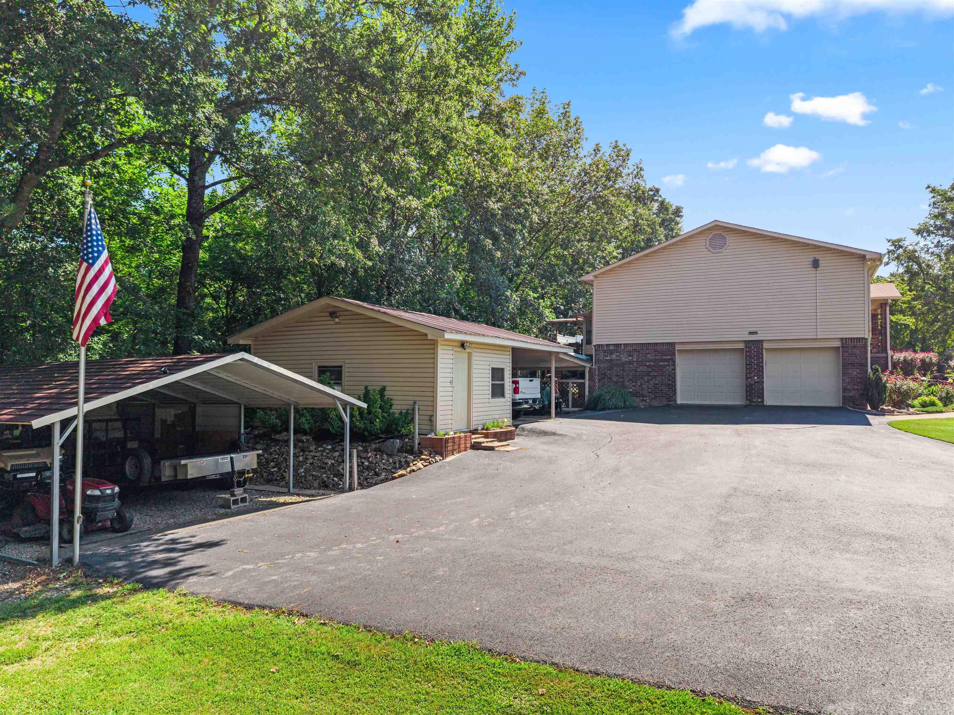 Lake Hamilton Outside - Residential