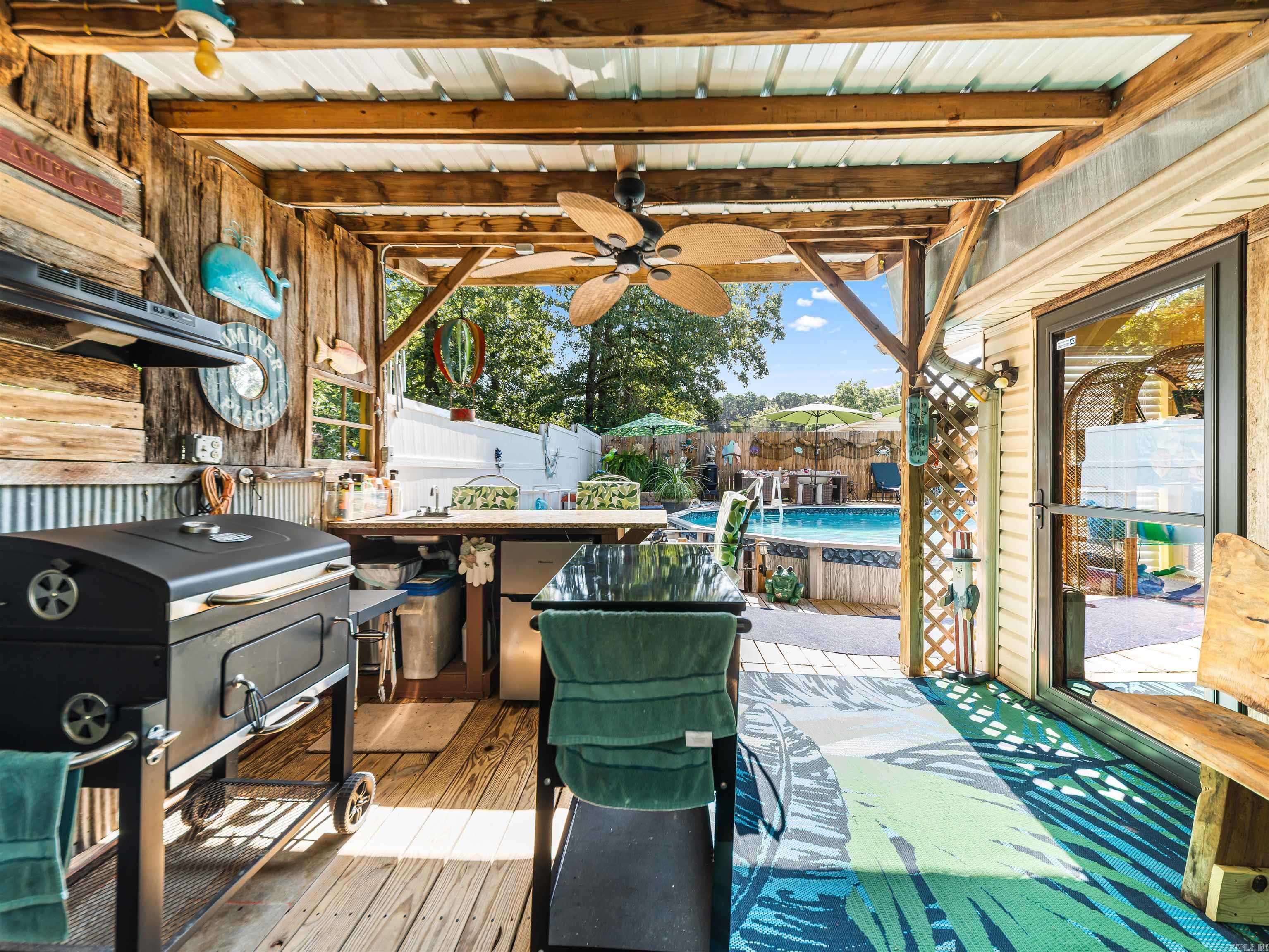 Lake Hamilton Outside - Residential