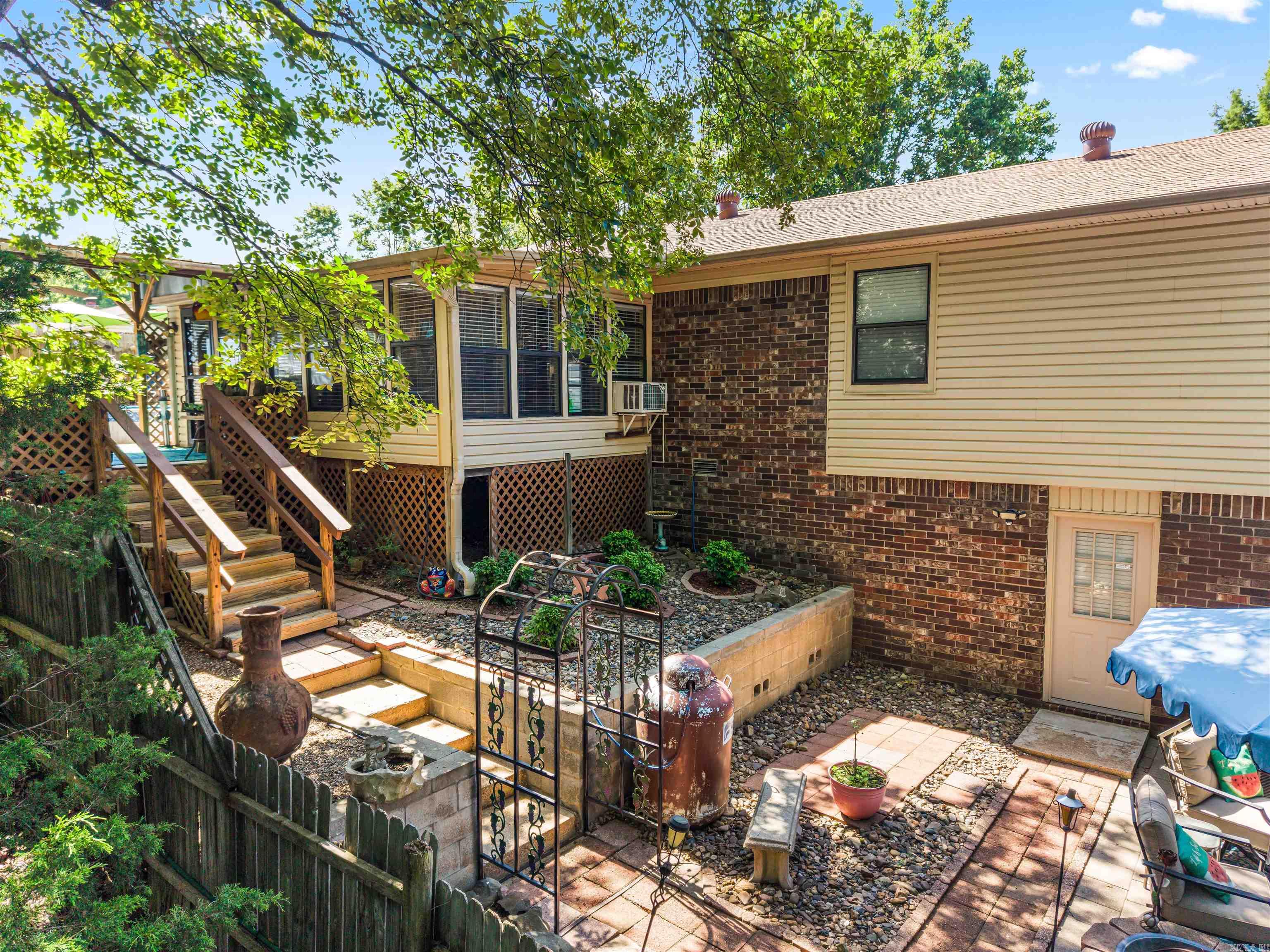 Lake Hamilton Outside - Residential