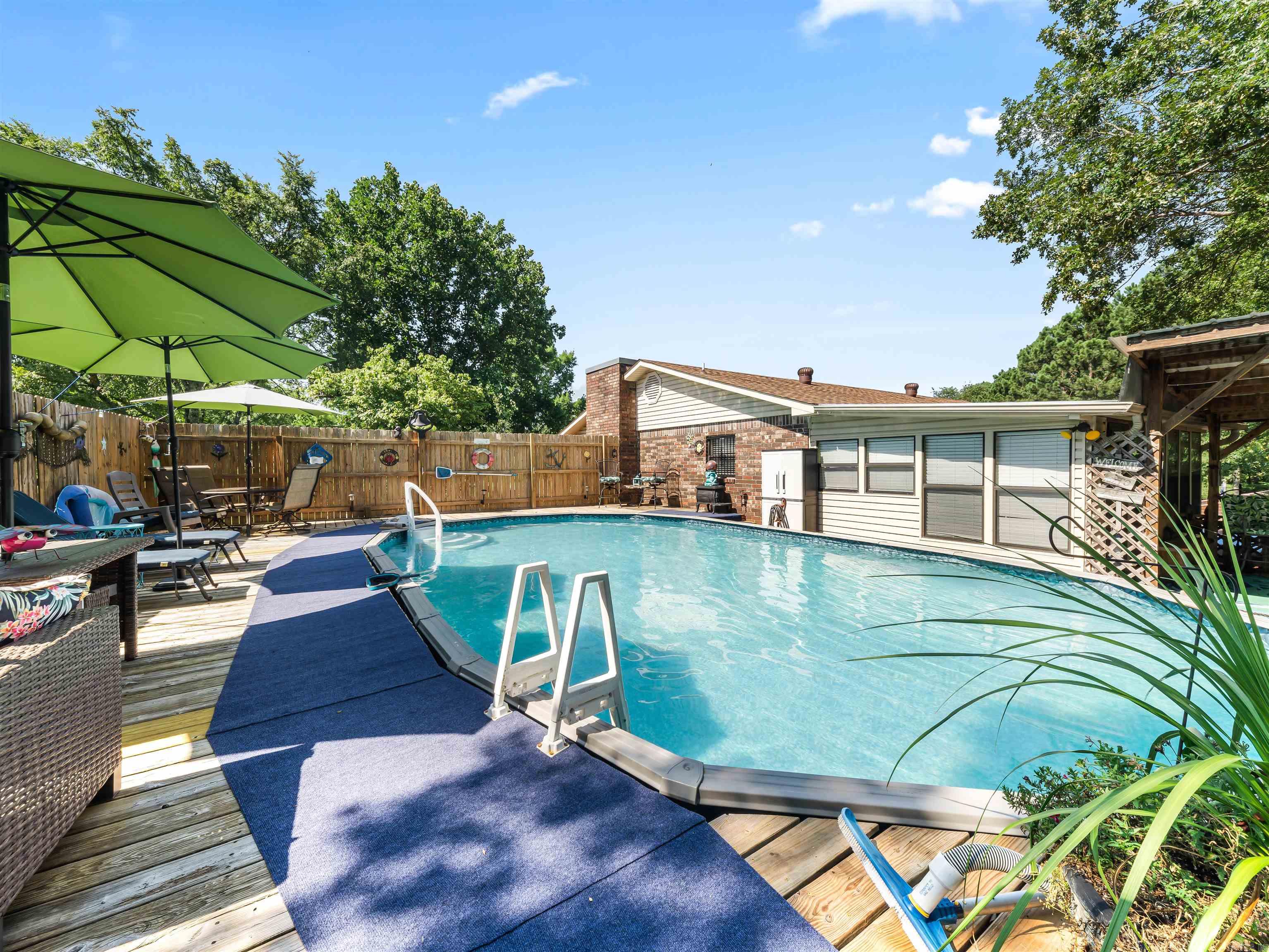 Lake Hamilton Outside - Residential