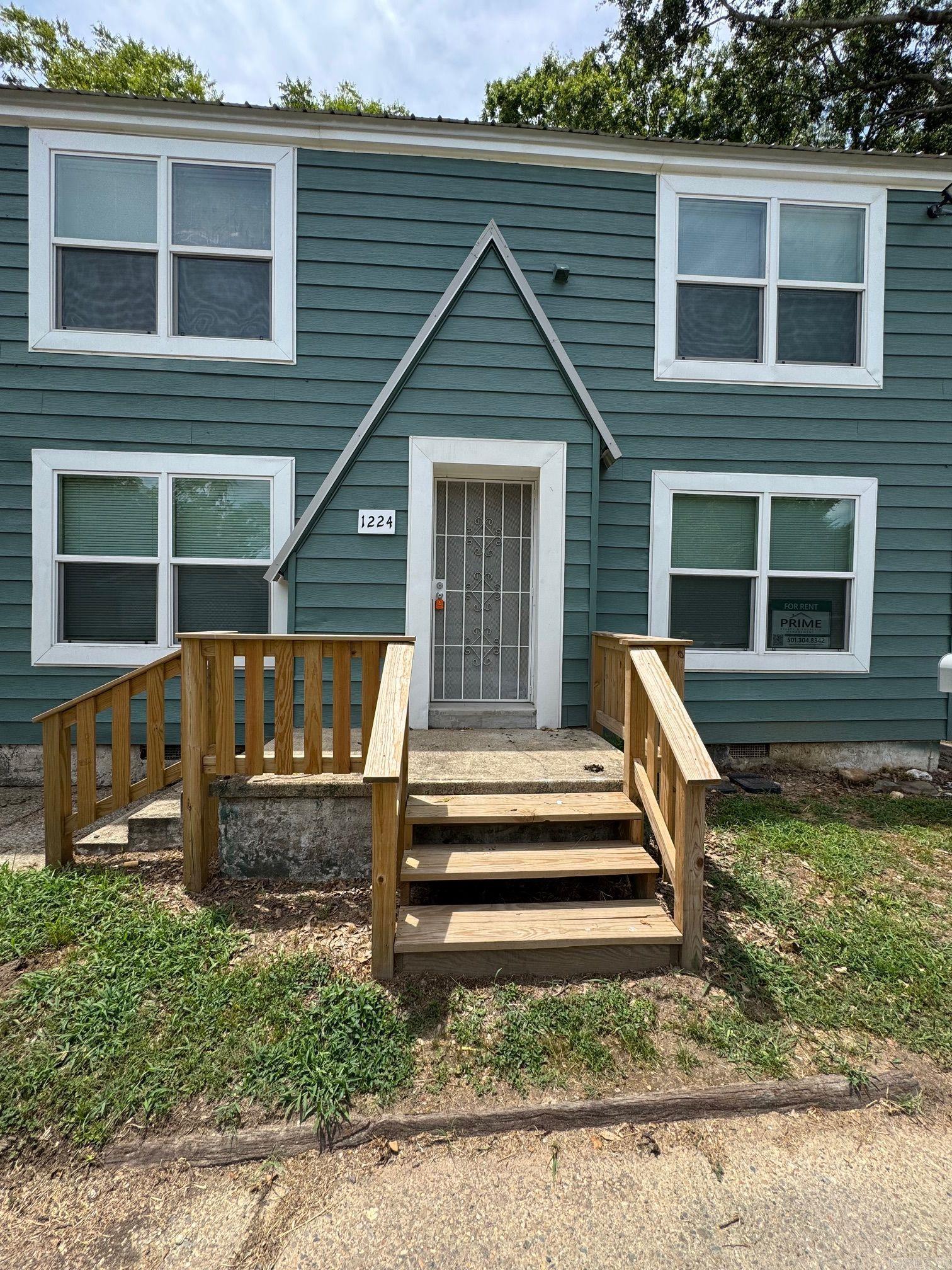 Welcome to 1224 School Street Unit A, a charming two-bedroom apartment located in the heart of Malvern, AR. This delightful residence offers a comfortable living space with one full bathroom, perfect for those who value convenience and style. The apartment comes with a washer and dryer, eliminating the need for laundromat trips and providing you with the ease of doing laundry at your own pace. The kitchen is equipped with a refrigerator, making meal prep and food storage a breeze. The overall aesthetic of the apartment is super cute, adding a touch of charm to your everyday living. Experience the perfect blend of functionality and style at 1224 School Street Unit A and B.  This property accepts Section 8