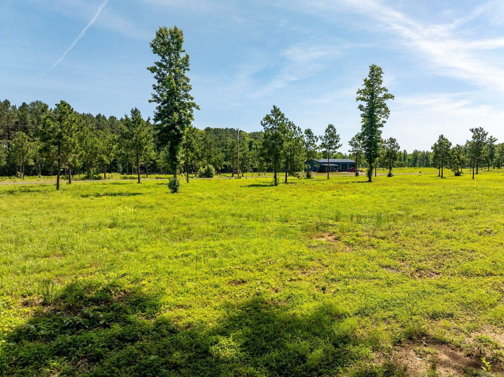 The Pines - Land