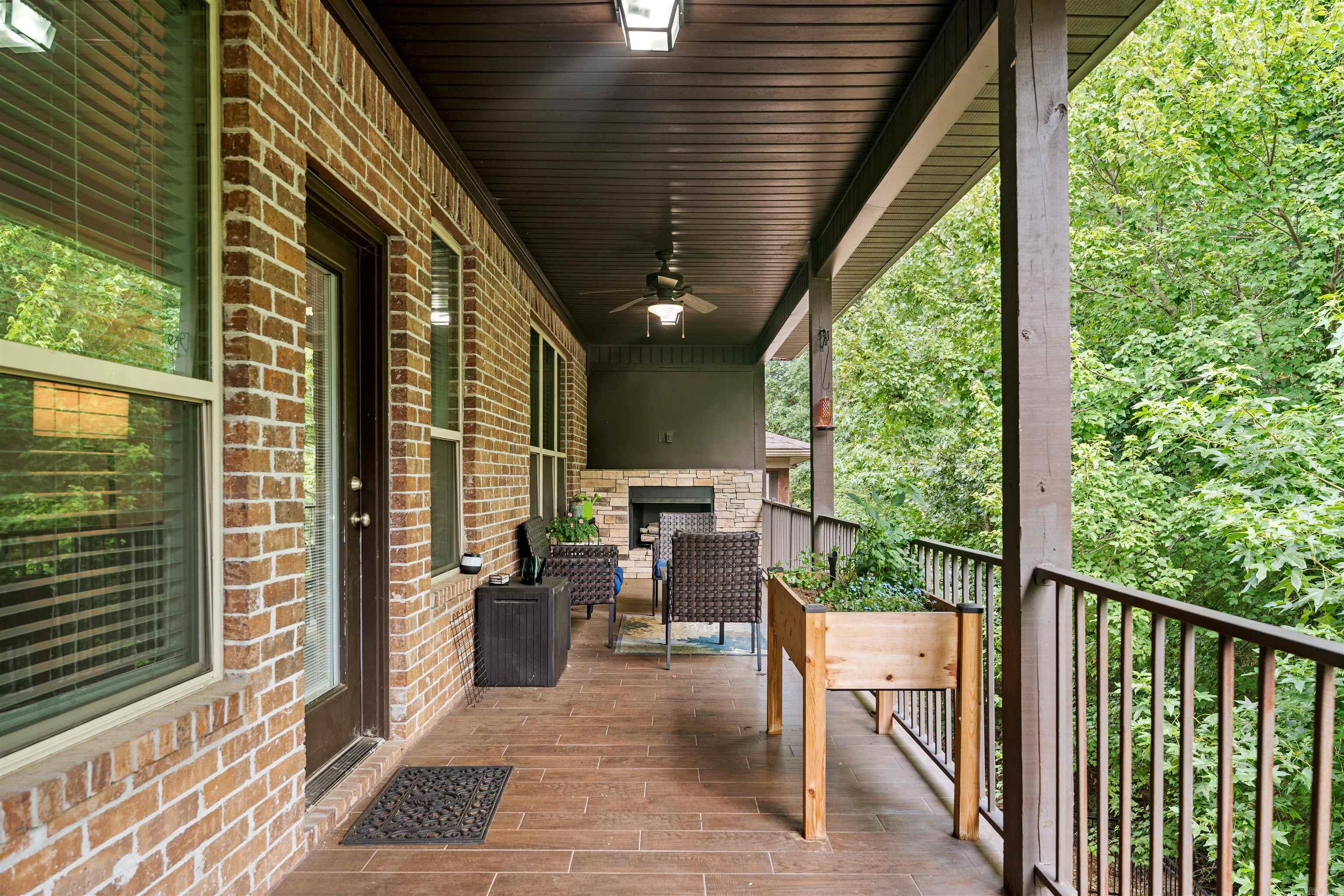 WOODLANDS EDGE - Residential