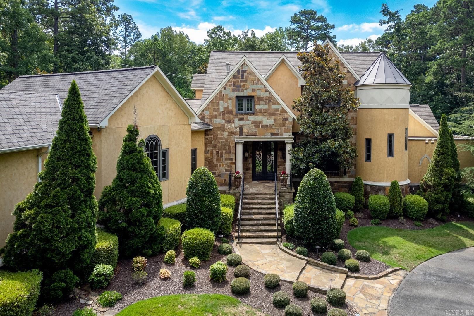 CHENAL DOWNS - Residential